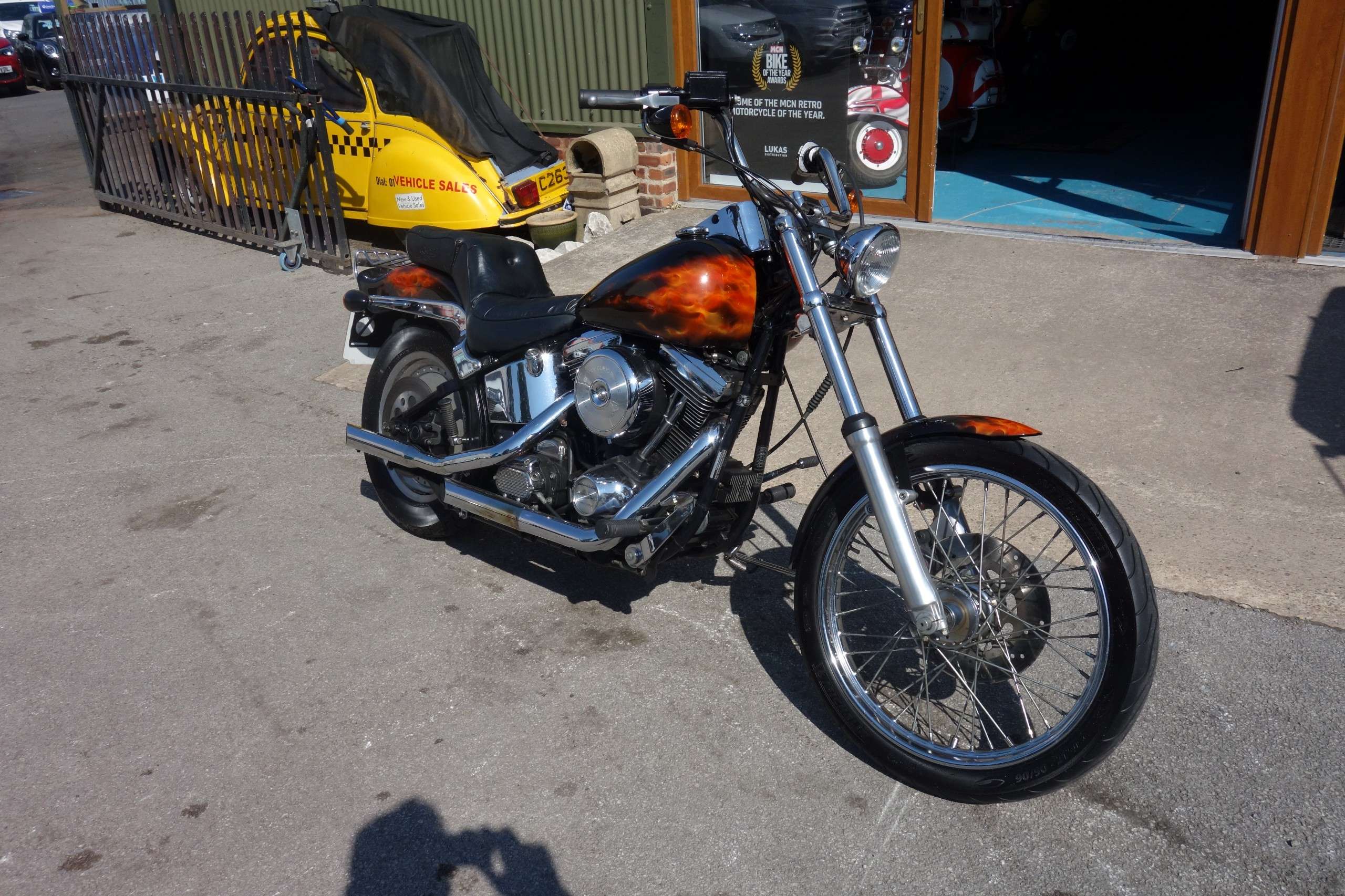 A 1991 HARLEY-DAVIDSON FXSTC Softail 1340 A 1991 HARLEY-DAVIDSON FXSTC Softail 1340