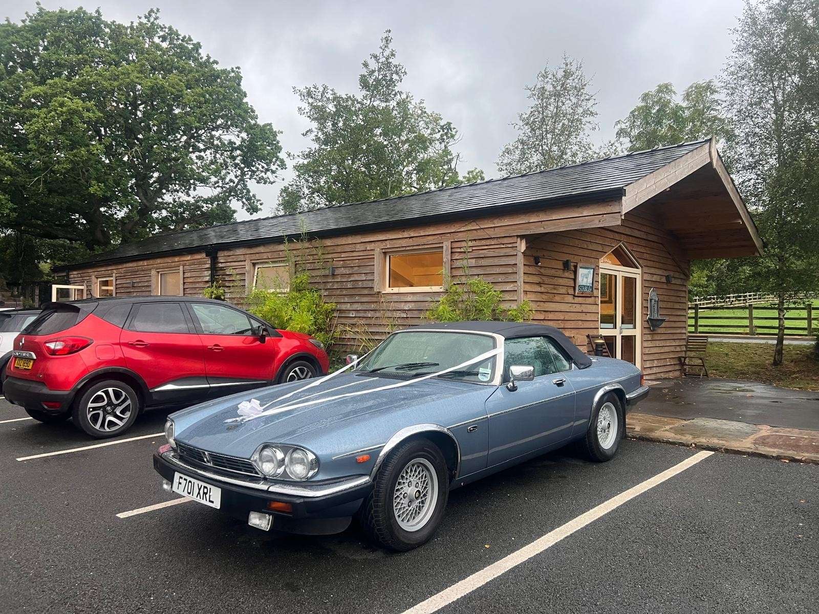 A 1988 JAGUAR XJS V12 5.3 A 1988 JAGUAR XJS V12 5.3