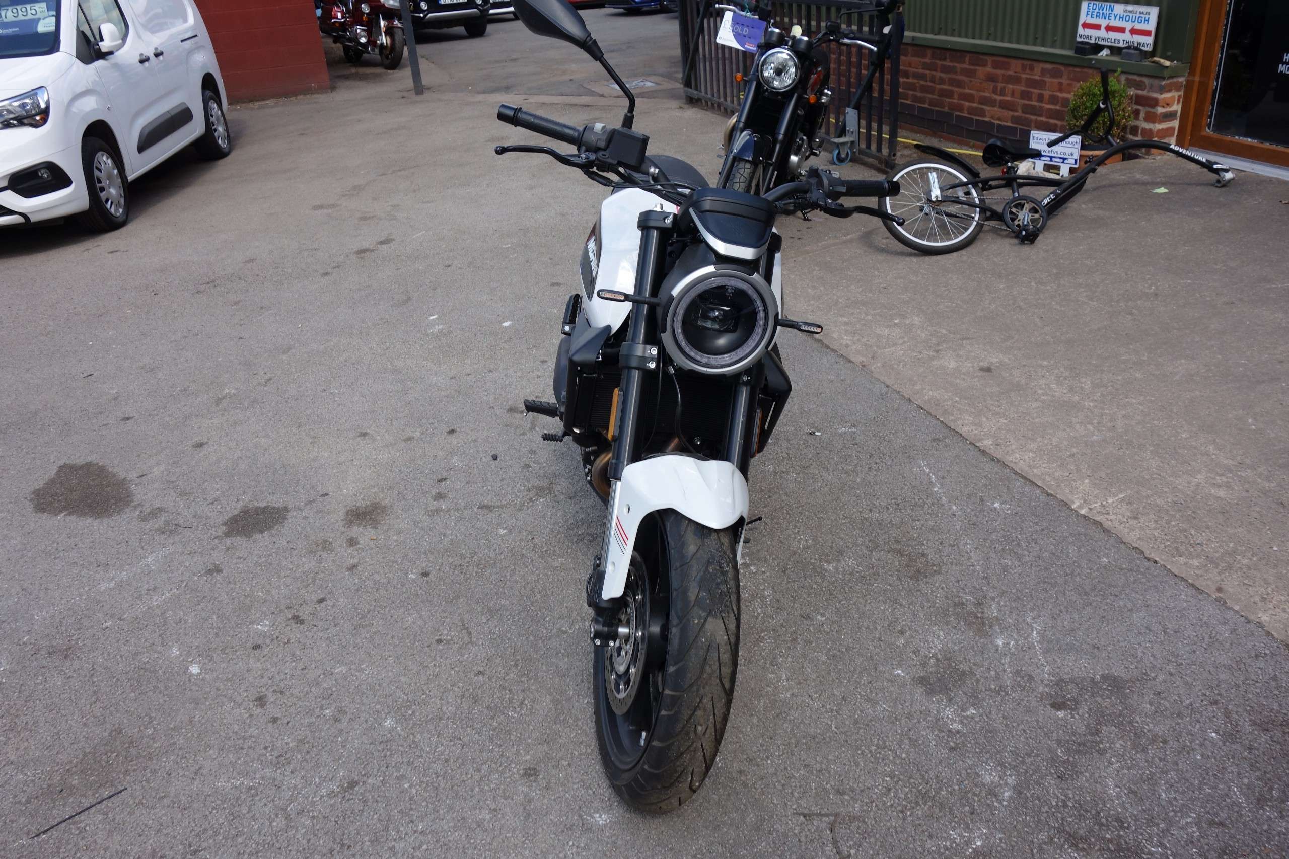 2022 MOTO MORINI SEIEMEZZO STR 2022 MOTO MORINI SEIEMEZZO STR