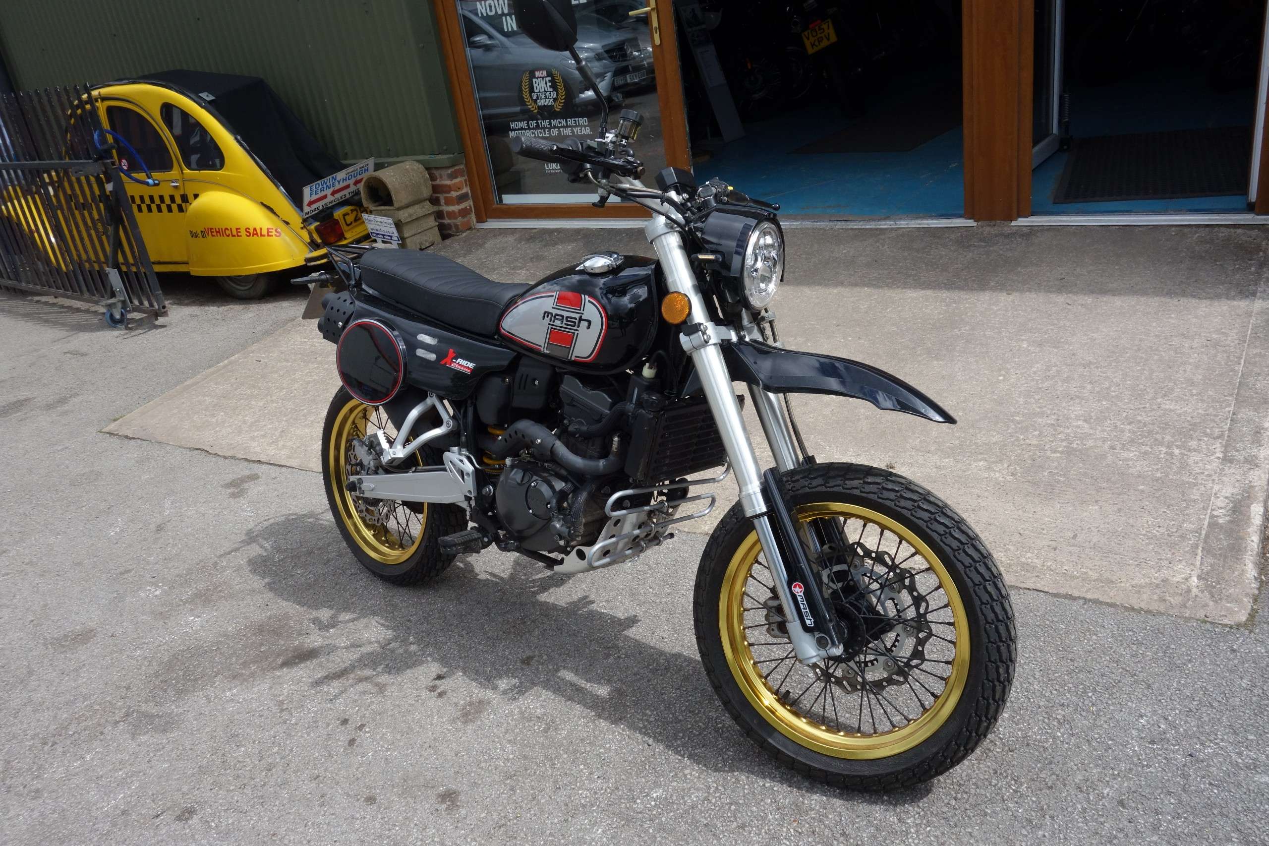 A 2024 MASH MOTORCYCLES X-RIDE 125 Roadster/Retro Petrol Manual Euro 5 (14 ps) A 2024 MASH MOTORCYCLES X-RIDE 125 Roadster/Retro Petrol Manual Euro 5 (14 ps)