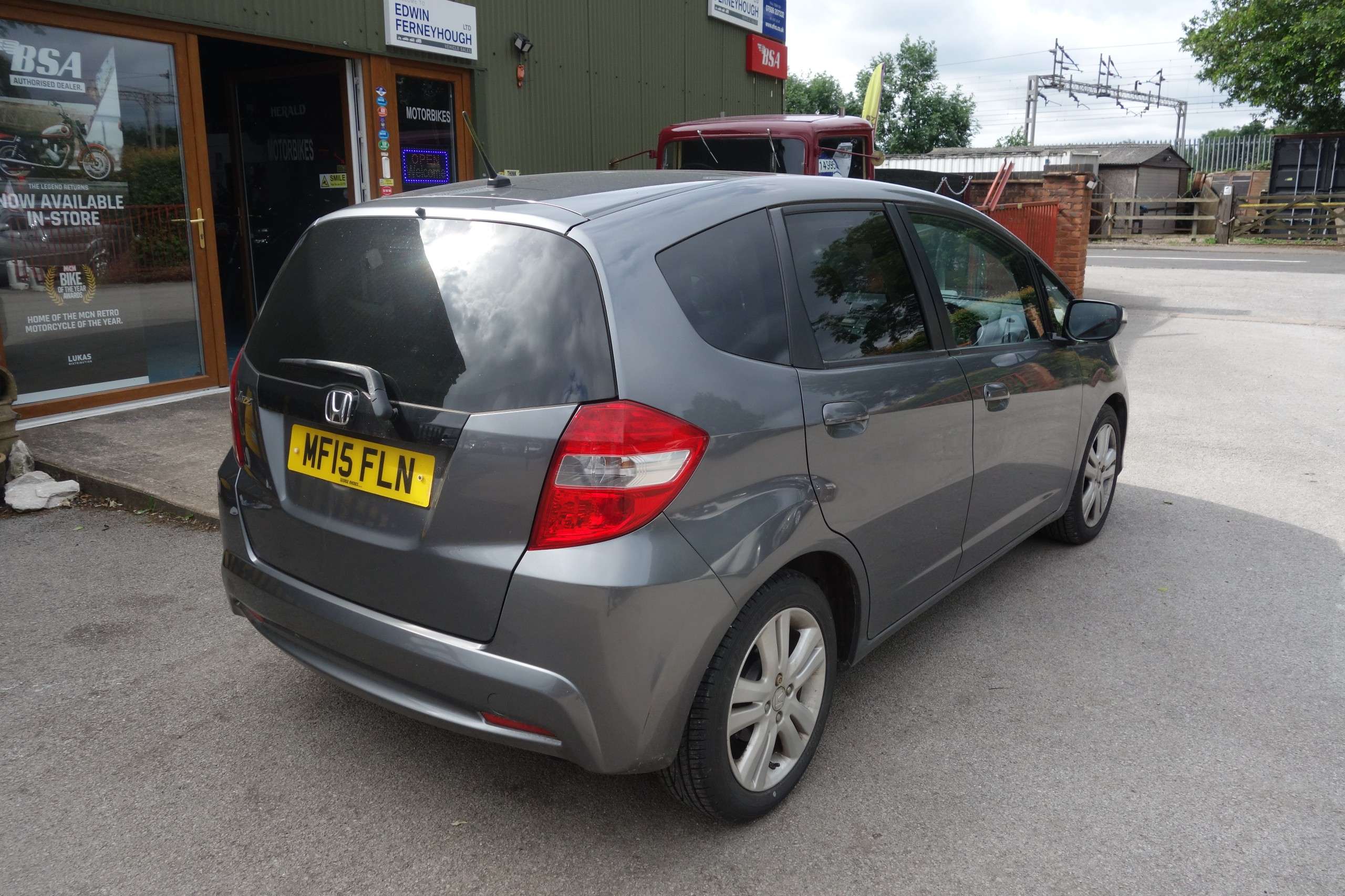 A 2015 HONDA JAZZ 1.4 i-VTEC EX Hatchback 5dr Petrol Manual Euro 5 (99 ps) A 2015 HONDA JAZZ 1.4 i-VTEC EX Hatchback 5dr Petrol Manual Euro 5 (99 ps)