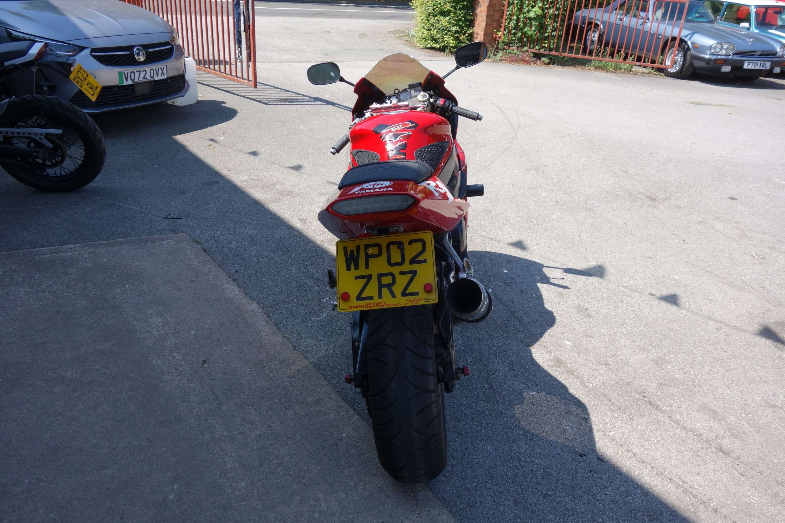 2002 YAMAHA YZF-R1 2002 YAMAHA YZF-R1