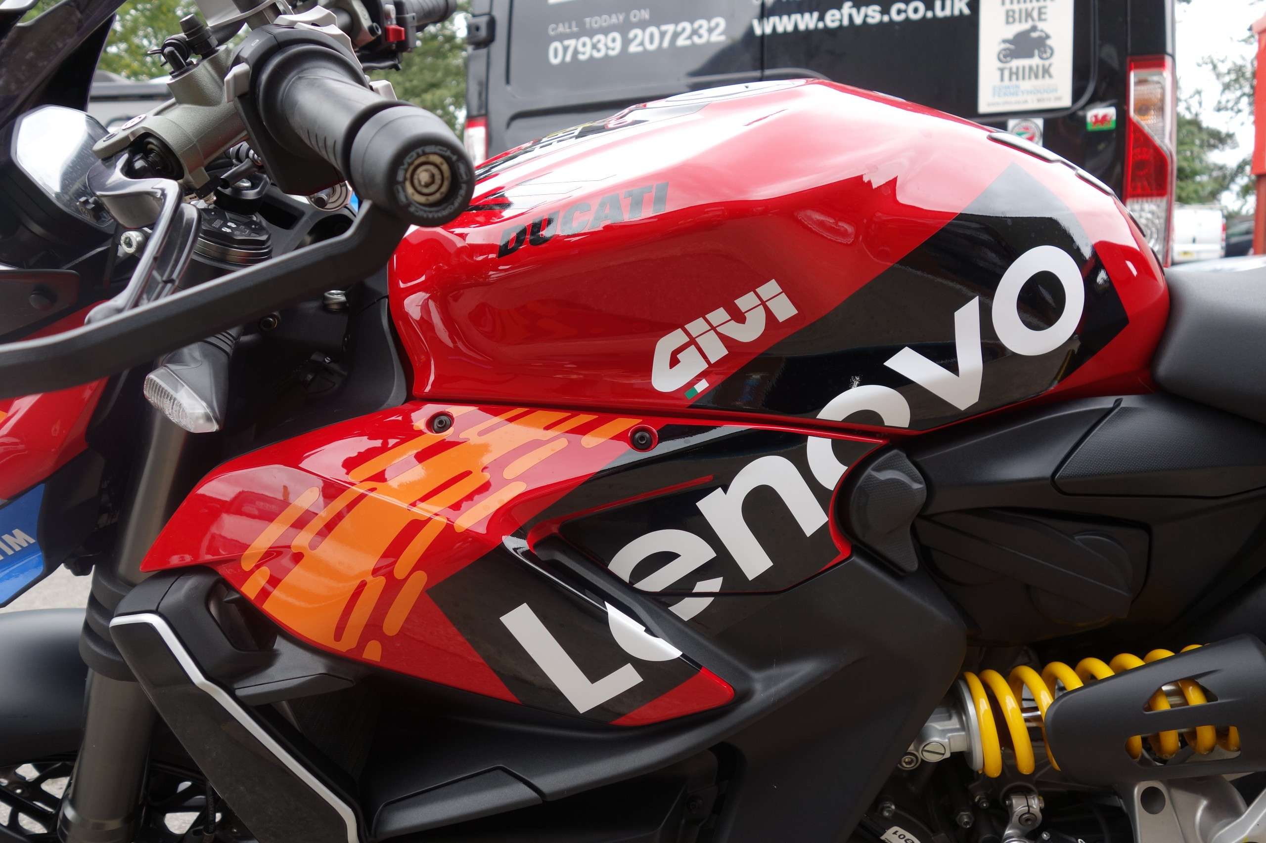 null DUCATI STREETFIGHTER null DUCATI STREETFIGHTER