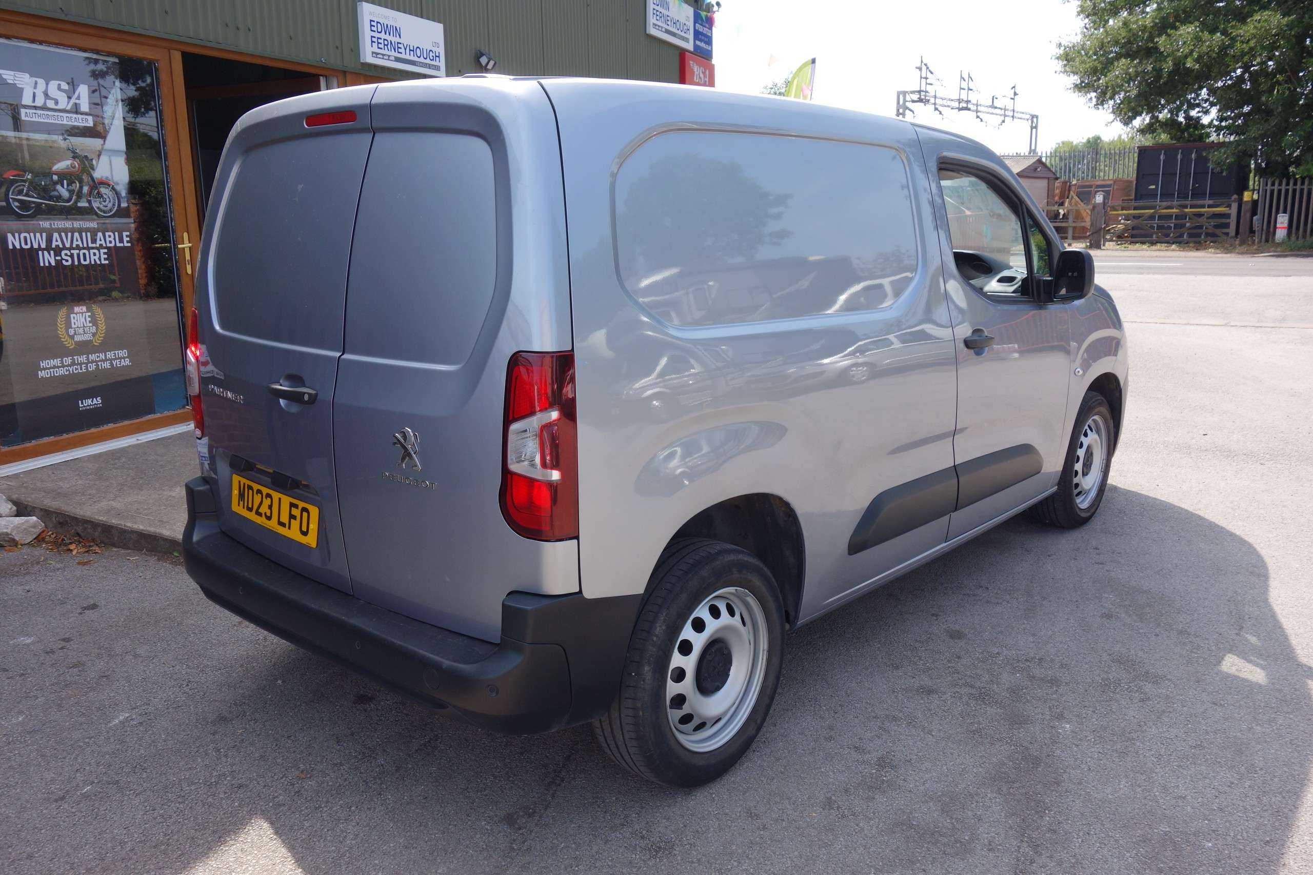 A 2023 PEUGEOT PARTNER 1000 1.5 BlueHDi 100 Professional Premium + Van A 2023 PEUGEOT PARTNER 1000 1.5 BlueHDi 100 Professional Premium + Van