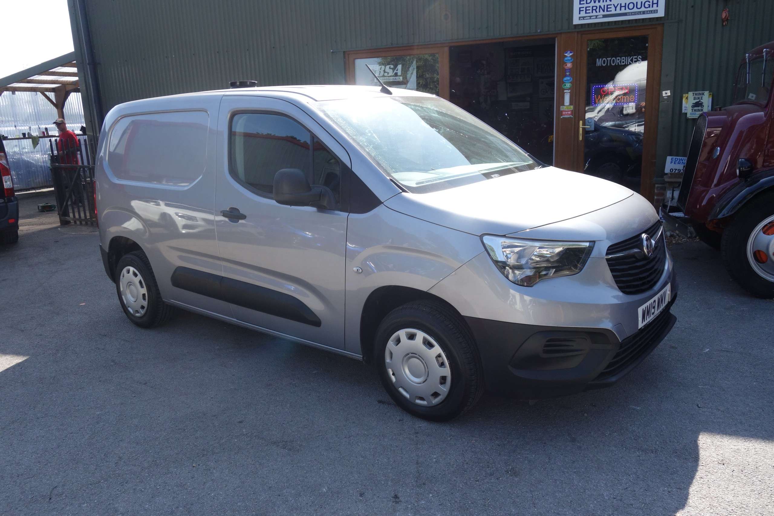 A 2019 VAUXHALL COMBO 1.6 Turbo D 2000 Edition Panel Van 4dr Diesel Manual L1 H1 Euro 6 (s/s) (100 ps) A 2019 VAUXHALL COMBO 1.6 Turbo D 2000 Edition Panel Van 4dr Diesel Manual L1 H1 Euro 6 (s/s) (100 ps)