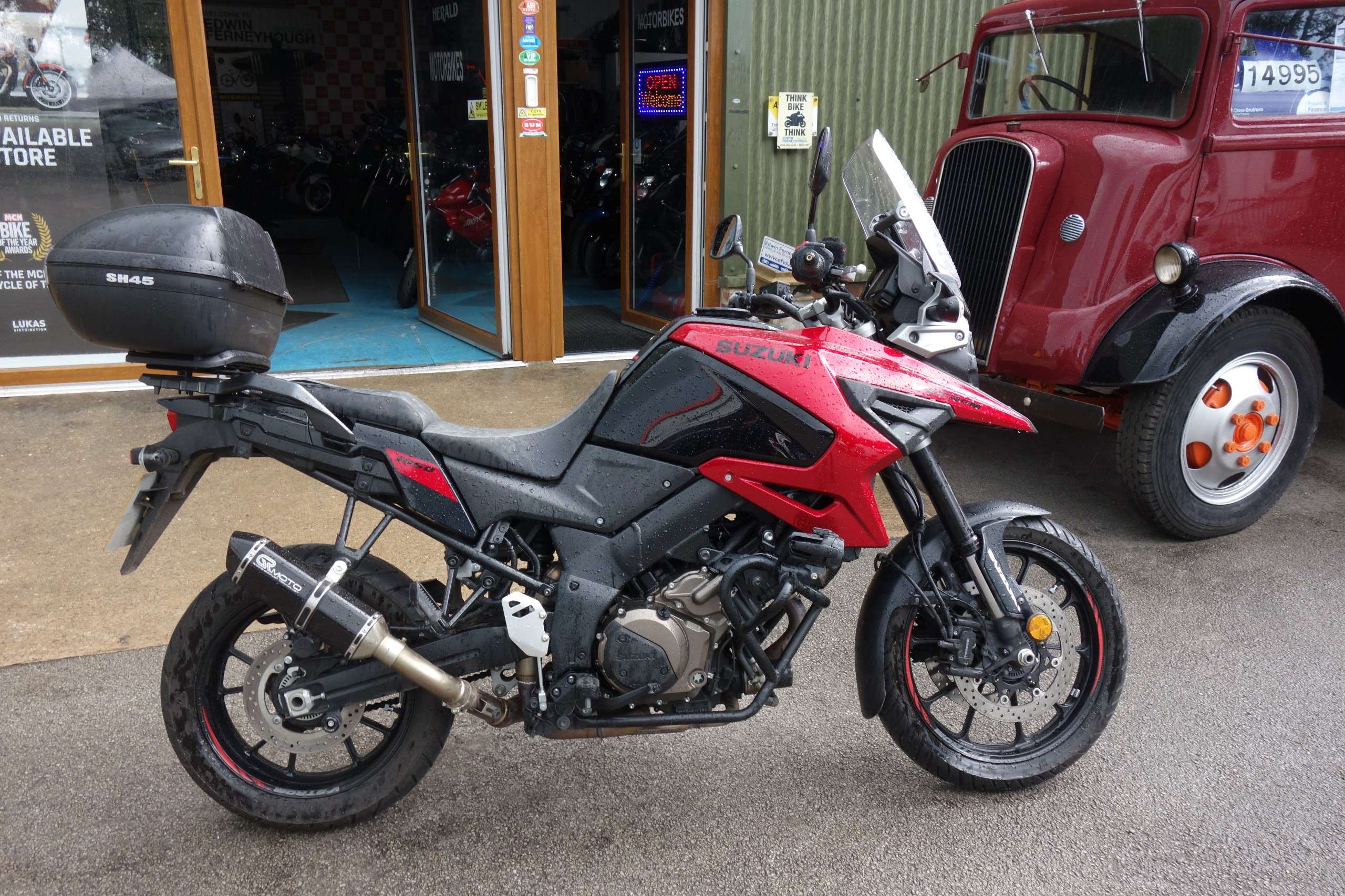 A 2021 SUZUKI V-STROM 1050 Adventure Petrol Manual Euro 5 (107 ps) A 2021 SUZUKI V-STROM 1050 Adventure Petrol Manual Euro 5 (107 ps)