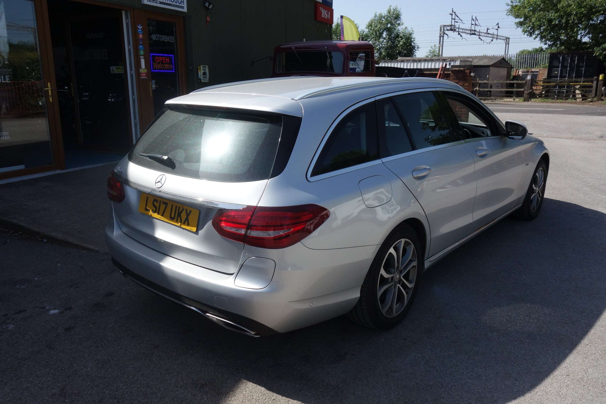 A 2017 MERCEDES-BENZ C CLASS 2.0 C350e 6.4kWh Sport Estate 5dr Petrol Plug-in Hybrid G-Tronic+ Euro 6 (s/s) (293 ps) A 2017 MERCEDES-BENZ C CLASS 2.0 C350e 6.4kWh Sport Estate 5dr Petrol Plug-in Hybrid G-Tronic+ Euro 6 (s/s) (293 ps)