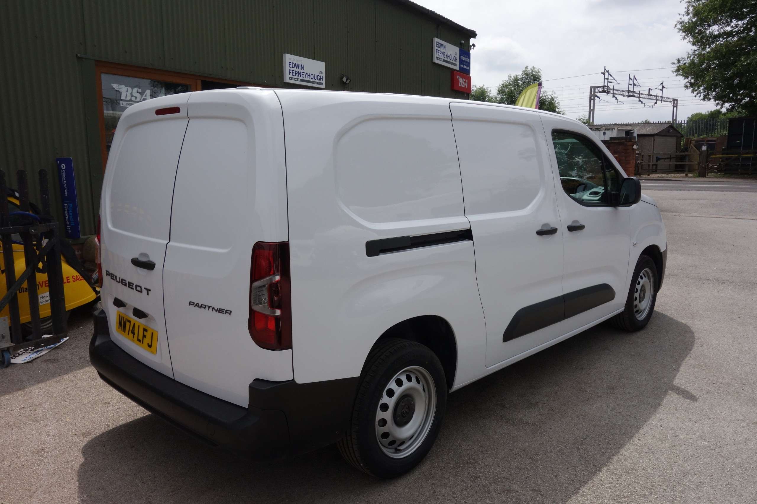 A 2024 PEUGEOT PARTNER 1.5 BlueHDi 950 Professional Long Panel Van 6dr Diesel Manual LWB Euro 6 (s/s) (100 ps) A 2024 PEUGEOT PARTNER 1.5 BlueHDi 950 Professional Long Panel Van 6dr Diesel Manual LWB Euro 6 (s/s) (100 ps)