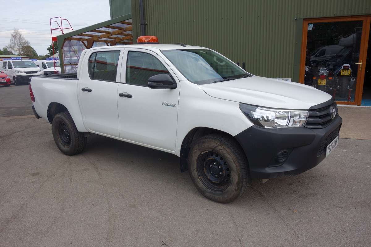 Check out this Toyota Hilux 2020 Diesel Manual