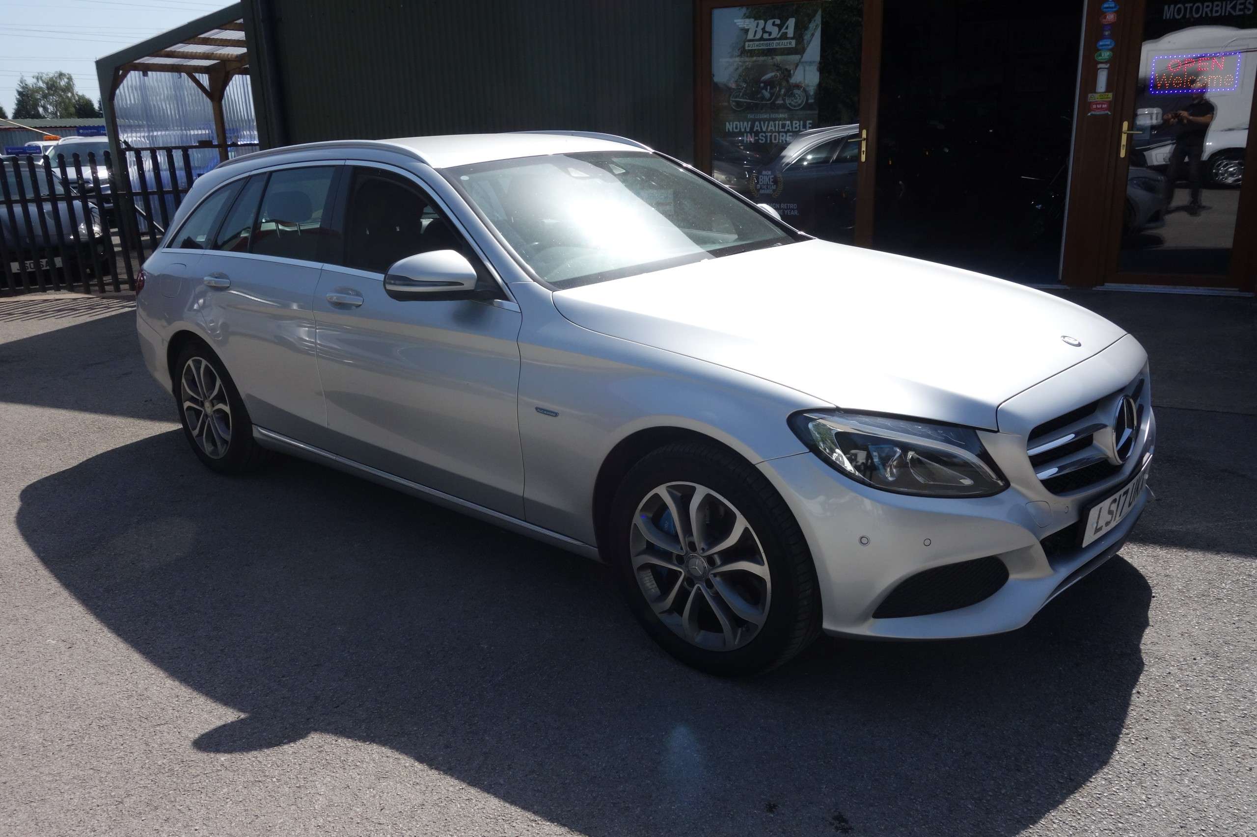 A 2017 MERCEDES-BENZ C CLASS 2.0 C350e 6.4kWh Sport Estate 5dr Petrol Plug-in Hybrid G-Tronic+ Euro 6 (s/s) (293 ps) A 2017 MERCEDES-BENZ C CLASS 2.0 C350e 6.4kWh Sport Estate 5dr Petrol Plug-in Hybrid G-Tronic+ Euro 6 (s/s) (293 ps)