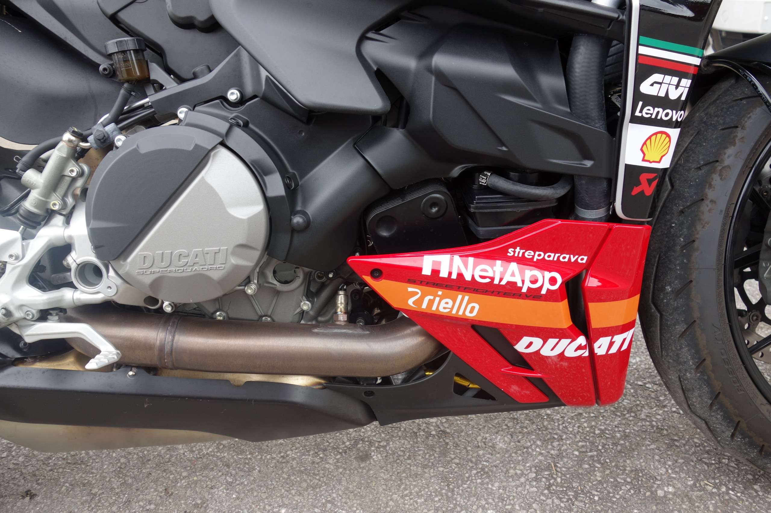 null DUCATI STREETFIGHTER null DUCATI STREETFIGHTER