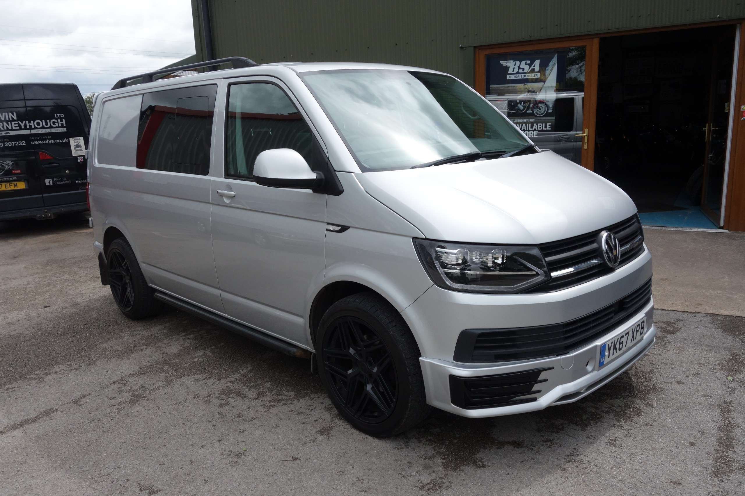 A 2017 VOLKSWAGEN TRANSPORTER 2.0 TDI T32 BlueMotion Tech Trendline Kombi Double Cab 5dr Diesel Manual FWD SWB Euro 6 (s/s) (150 ps) A 2017 VOLKSWAGEN TRANSPORTER 2.0 TDI T32 BlueMotion Tech Trendline Kombi Double Cab 5dr Diesel Manual FWD SWB Euro 6 (s/s) (150 ps)
