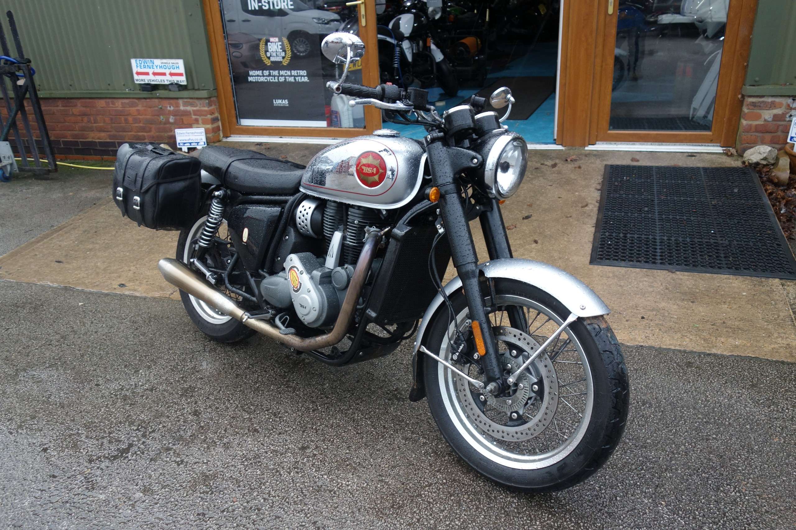 A 2023 BSA GOLD STAR 650 Roadster/Retro Petrol Manual Euro 5 (45 ps) A 2023 BSA GOLD STAR 650 Roadster/Retro Petrol Manual Euro 5 (45 ps)