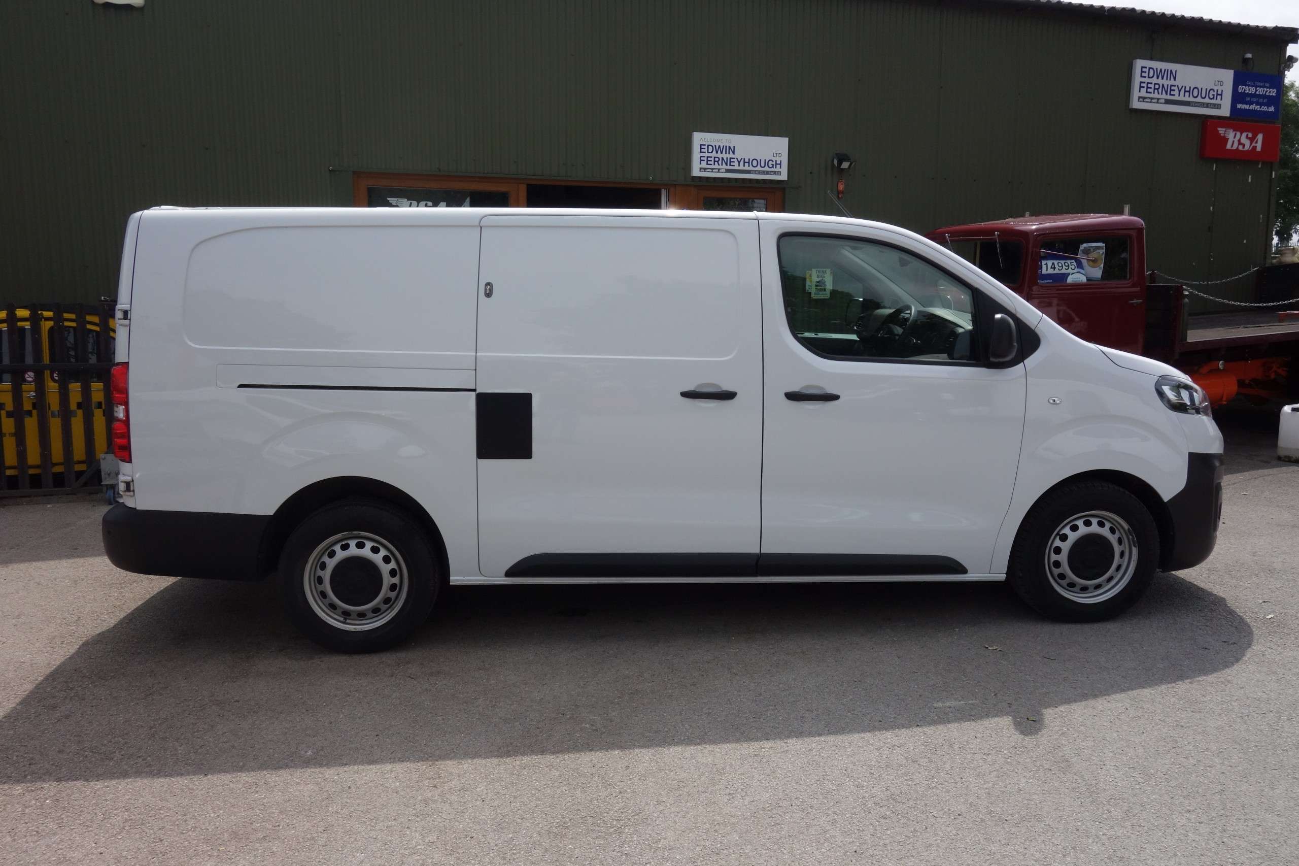 A 2022 VAUXHALL VIVARO 1.5 Turbo D 2900 Dynamic Panel Van 6dr Diesel Manual L2 H1 Euro 6 (s/s) (100 ps) A 2022 VAUXHALL VIVARO 1.5 Turbo D 2900 Dynamic Panel Van 6dr Diesel Manual L2 H1 Euro 6 (s/s) (100 ps)