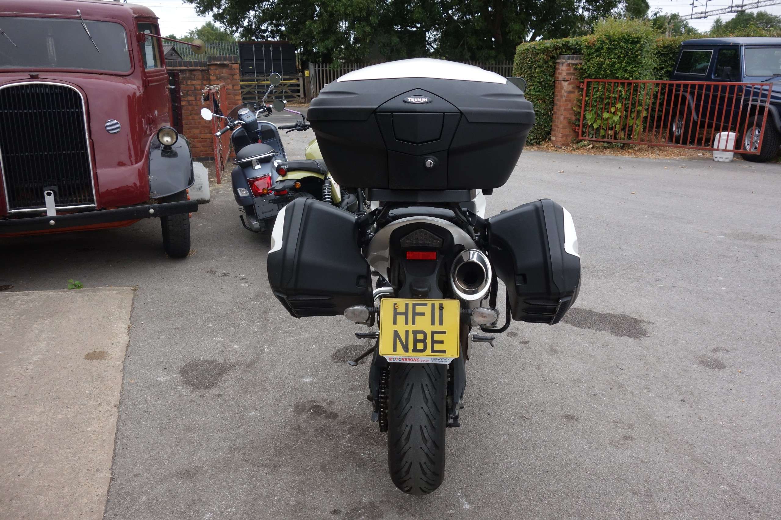 2011 TRIUMPH TIGER 2011 TRIUMPH TIGER