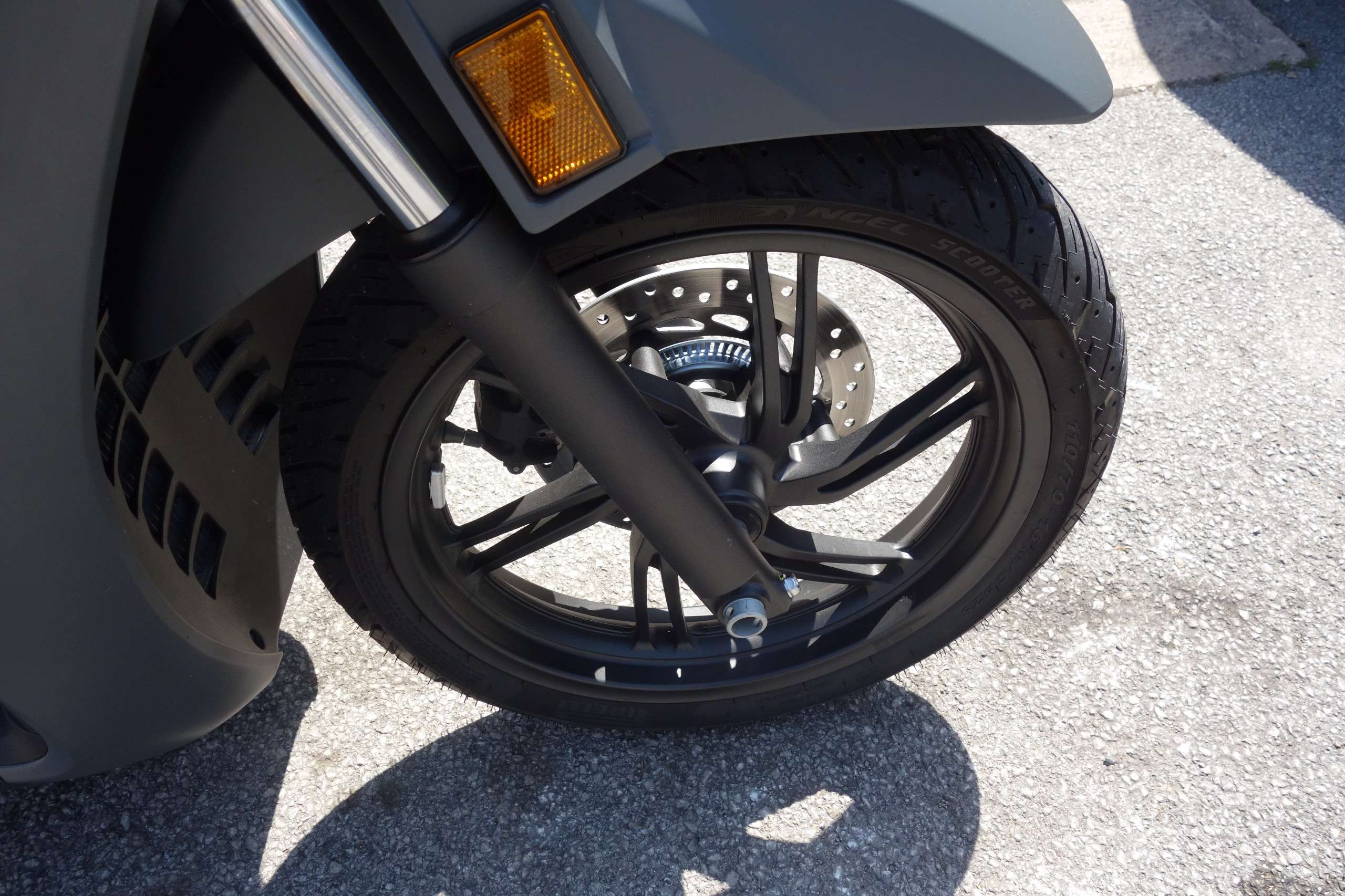 A 2025 HONDA SH 350 Scooter Petrol CVT V-Belt Euro 5 (29 ps) A 2025 HONDA SH 350 Scooter Petrol CVT V-Belt Euro 5 (29 ps)