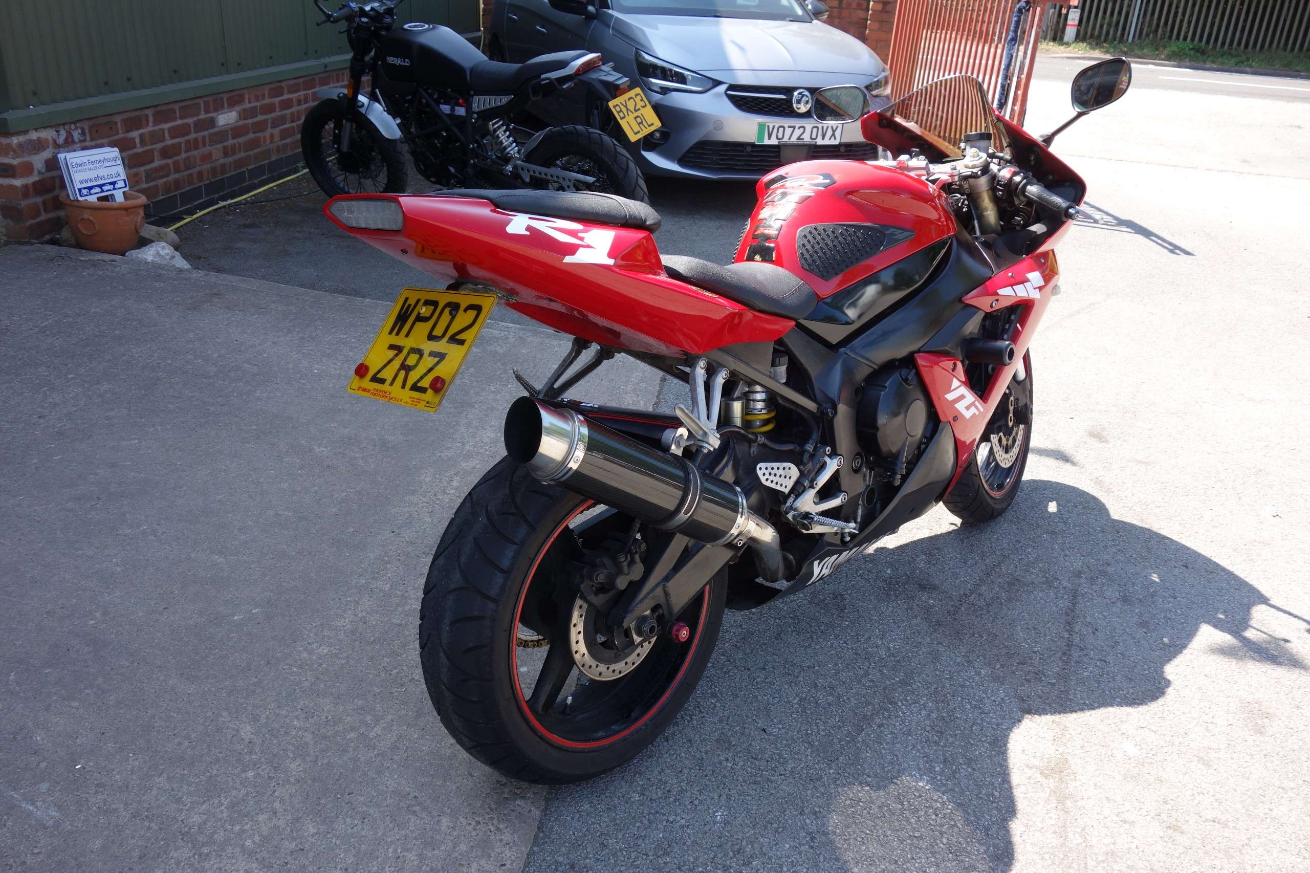 2002 YAMAHA YZF-R1 2002 YAMAHA YZF-R1