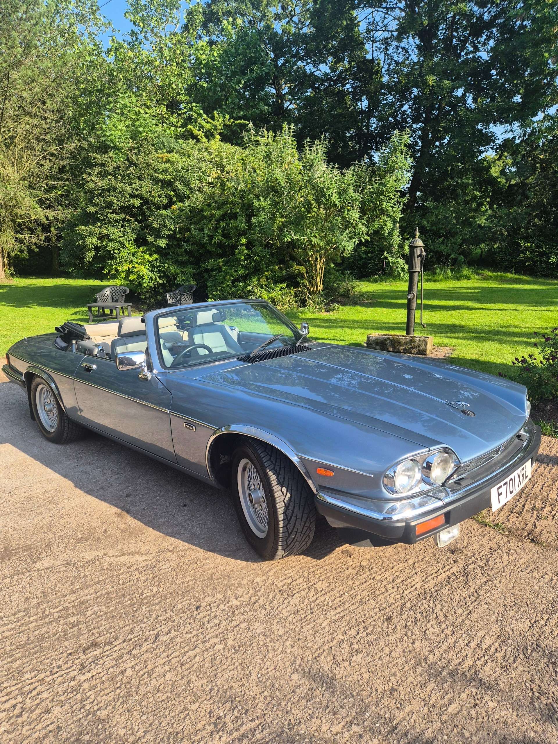 A 1988 JAGUAR XJS V12 5.3 A 1988 JAGUAR XJS V12 5.3