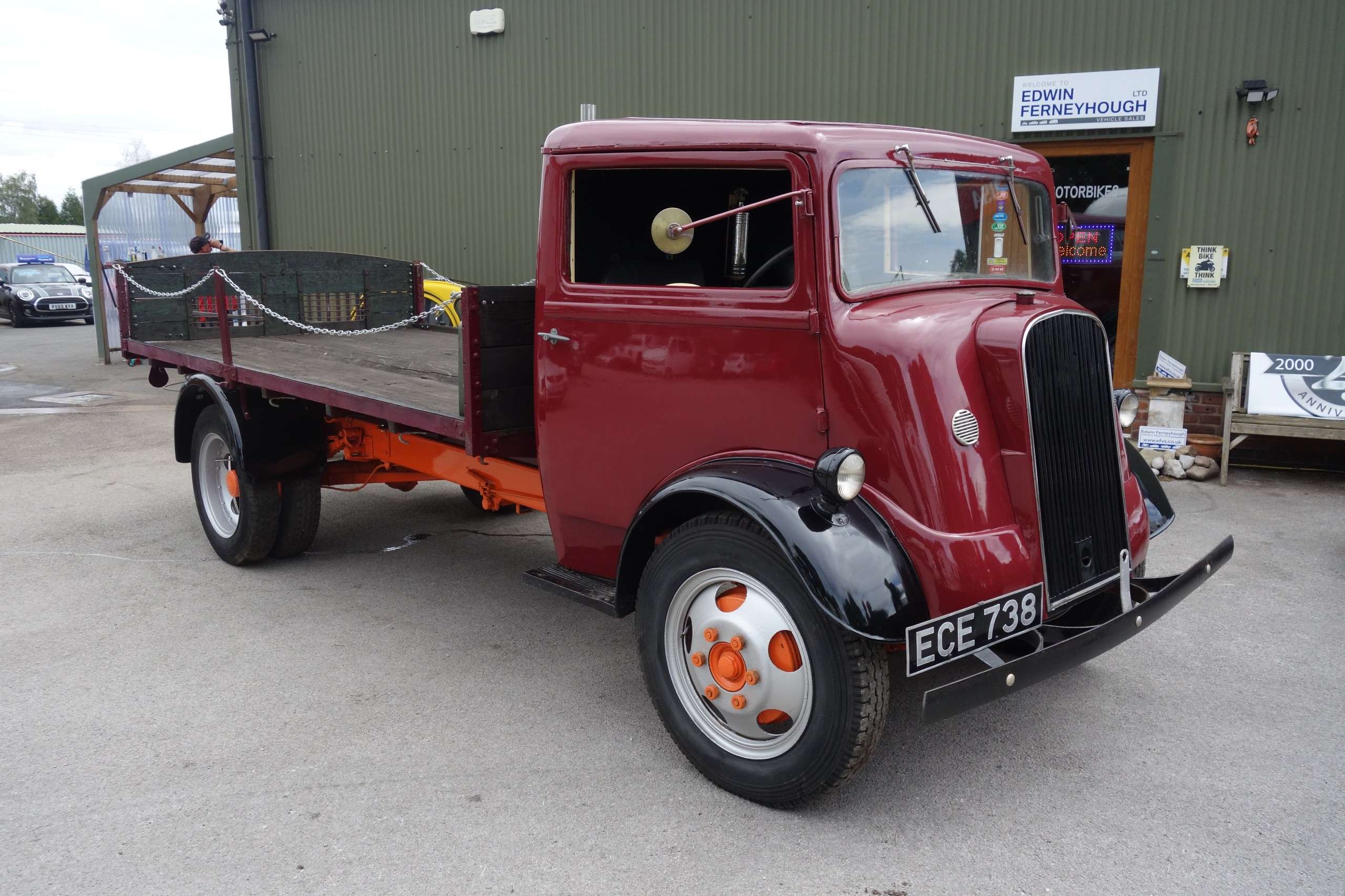 A 1943 FORD THAMES 7V A 1943 FORD THAMES 7V