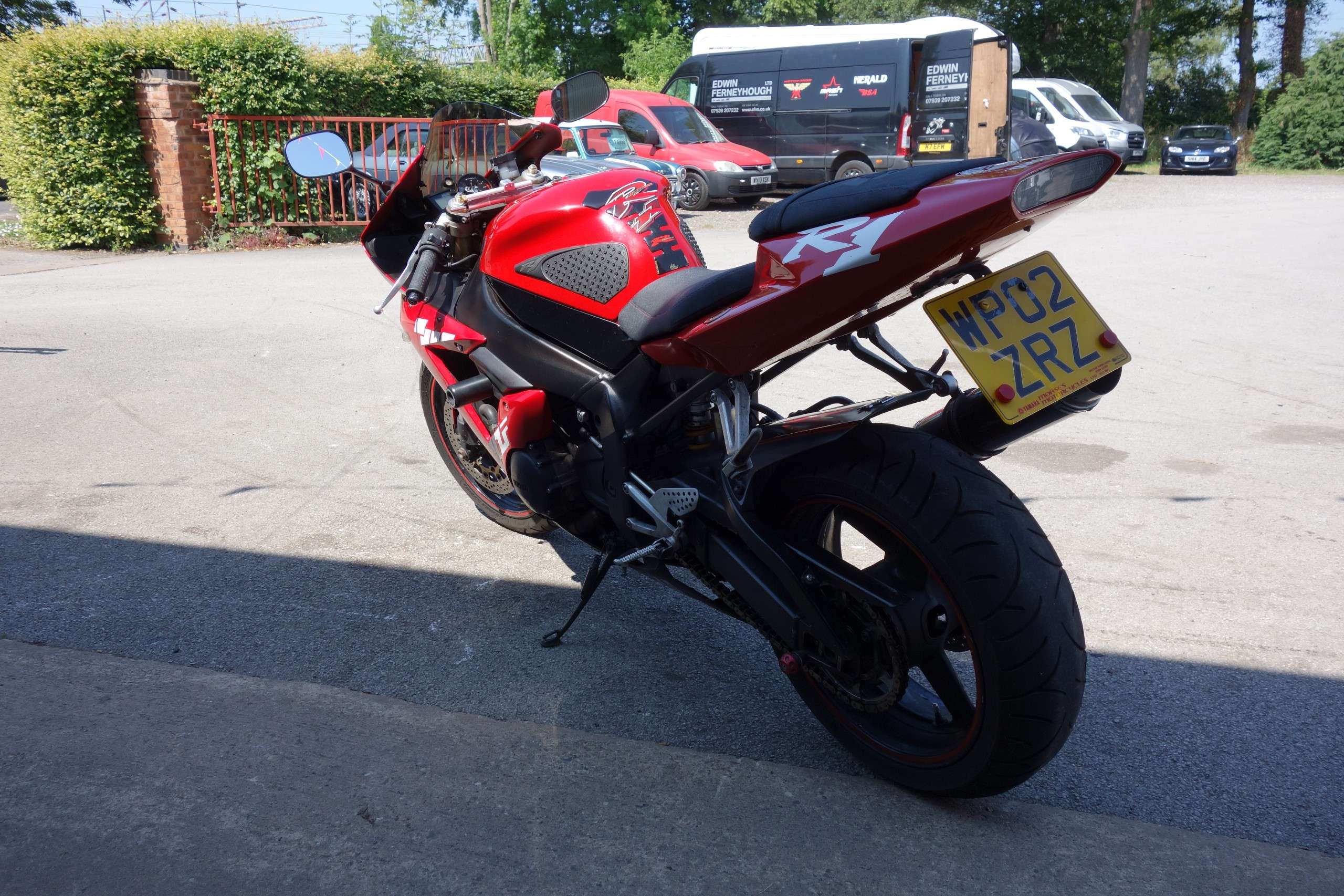 2002 YAMAHA YZF-R1 2002 YAMAHA YZF-R1