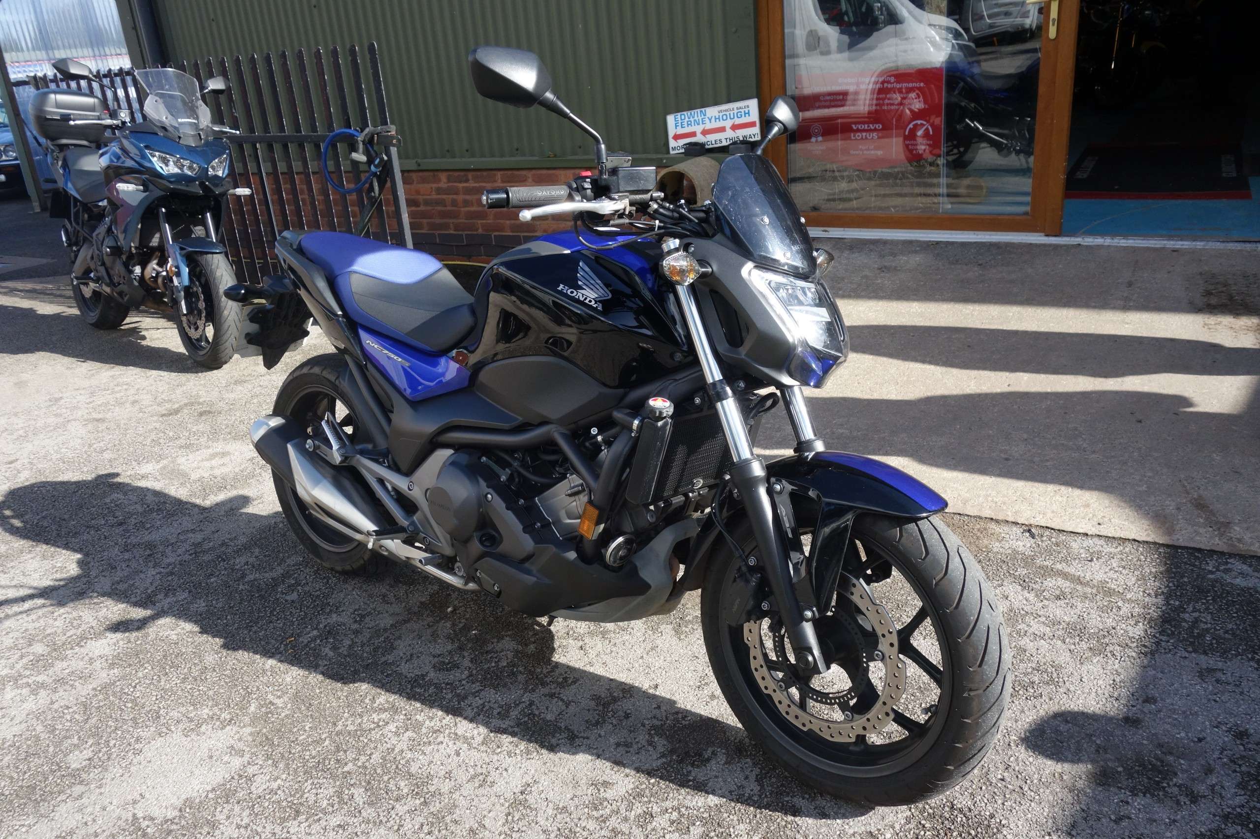 A 2019 HONDA NC750 750 Naked Petrol DCT Euro 4 (54 ps) A 2019 HONDA NC750 750 Naked Petrol DCT Euro 4 (54 ps)