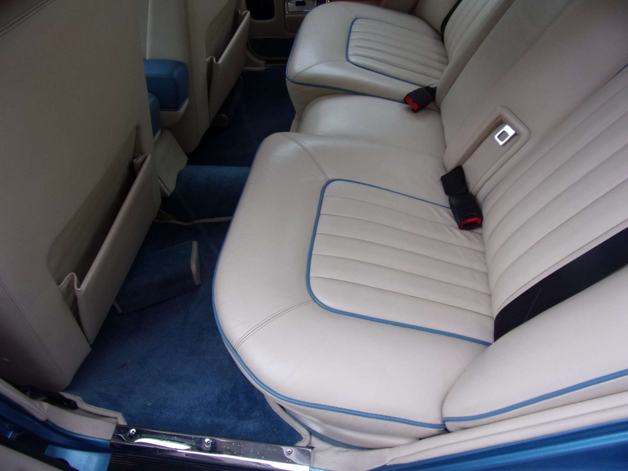 1991 ROLLS-ROYCE SILVER SPIRIT 1991 ROLLS-ROYCE SILVER SPIRIT