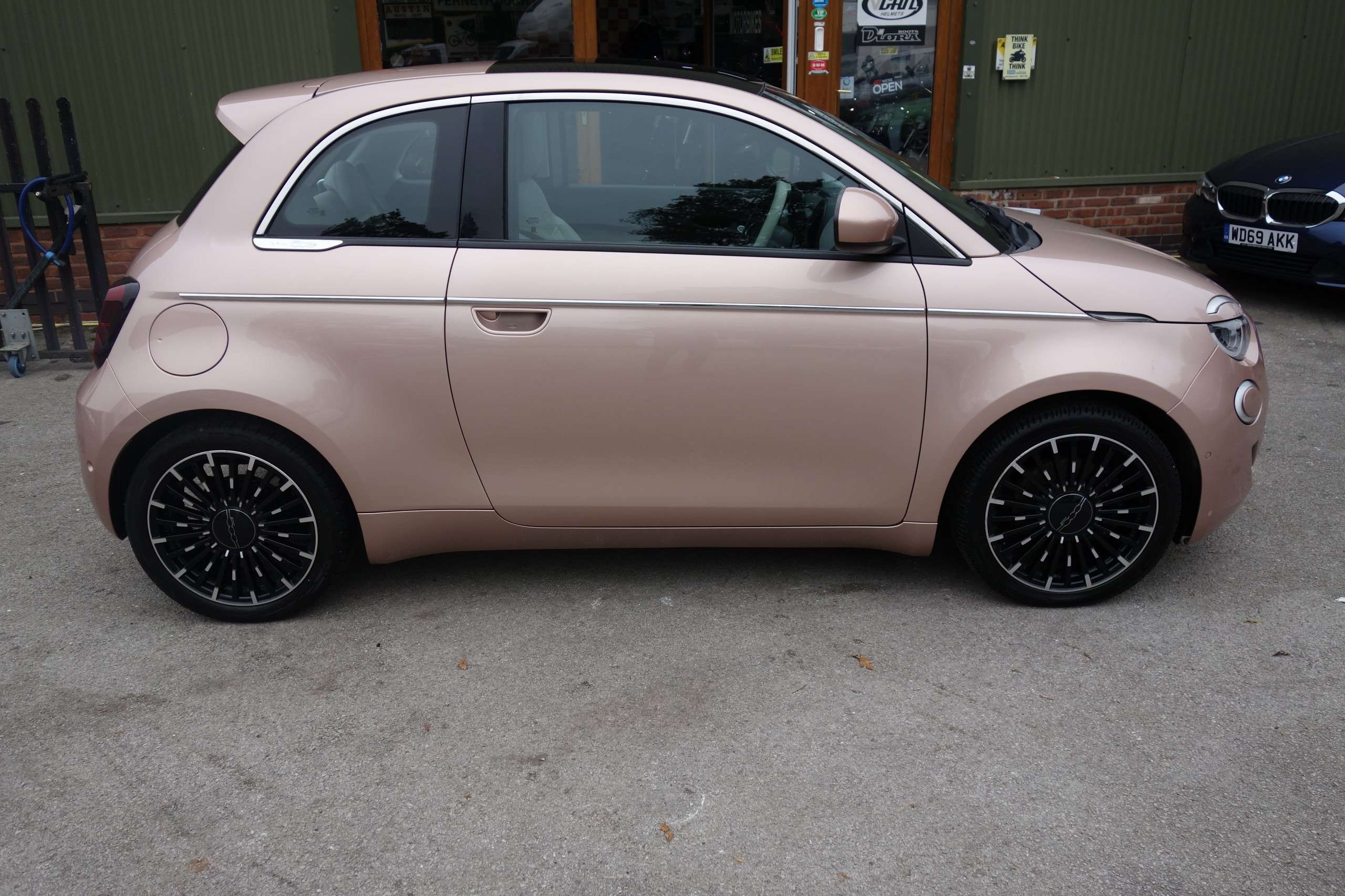 2022 FIAT 500E 2022 FIAT 500E