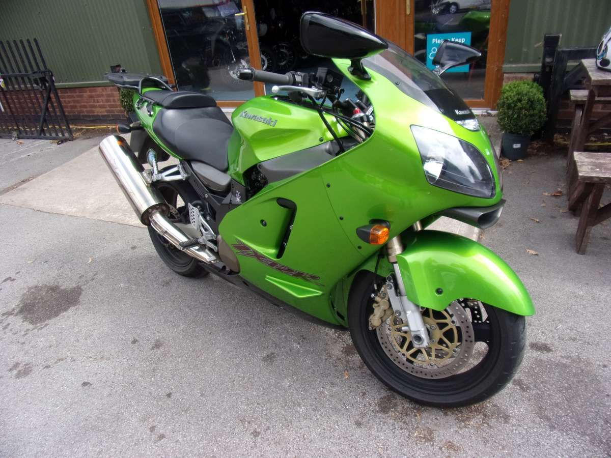 Check out this Kawasaki Zx 2000 Petrol Manual
