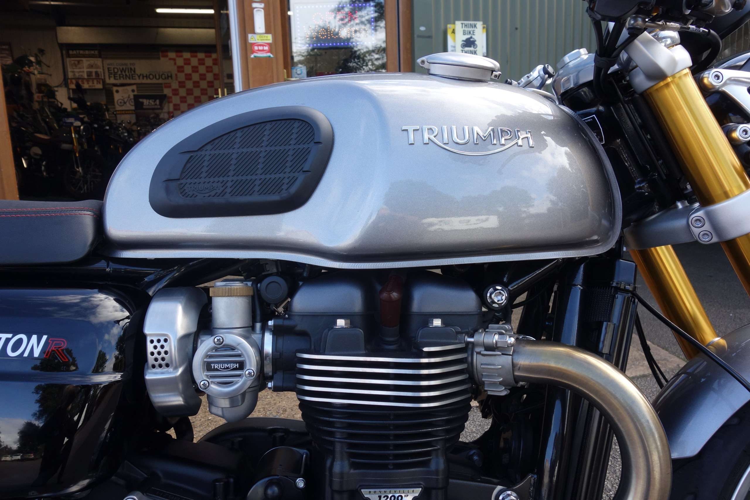 2017 TRIUMPH THRUXTON 2017 TRIUMPH THRUXTON