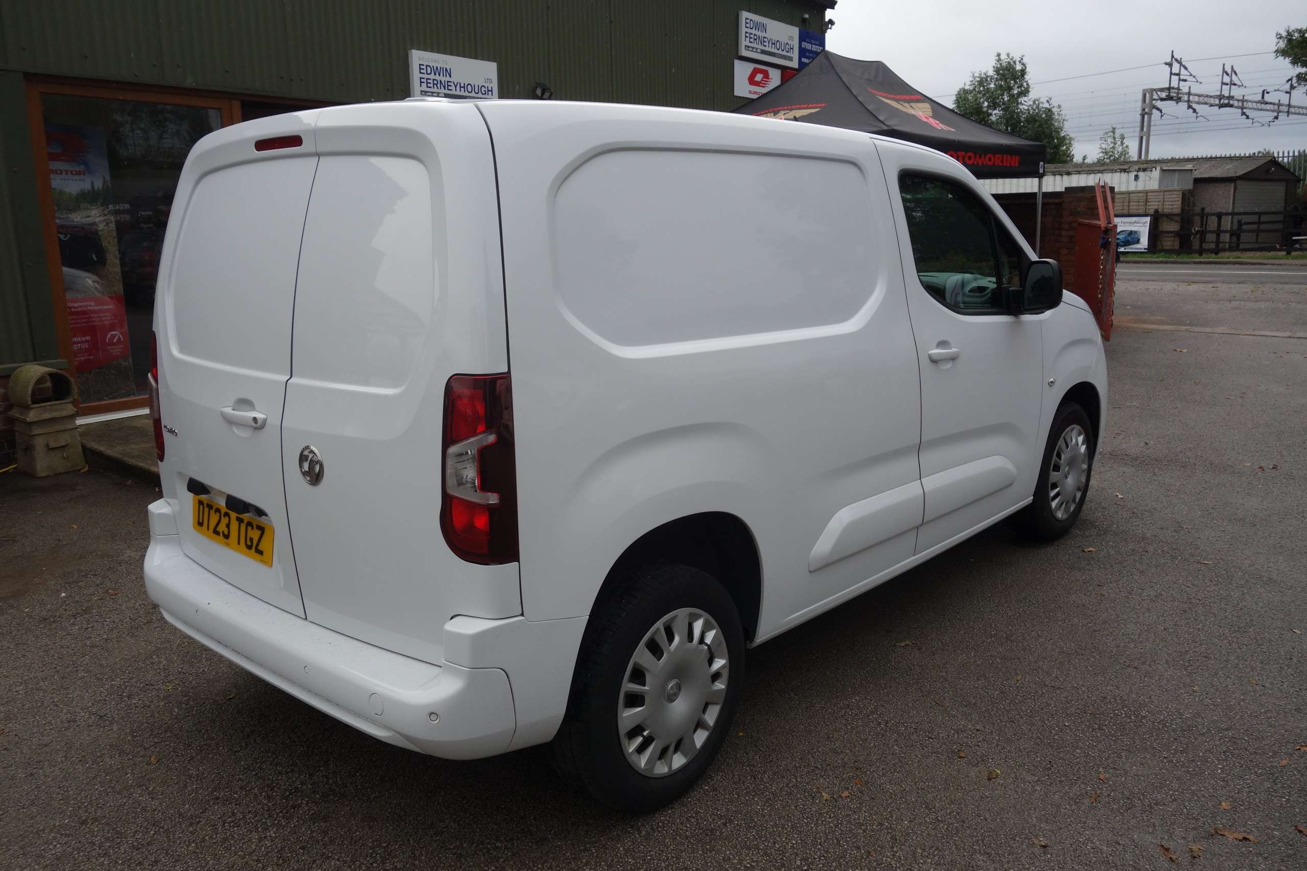 A 2023 VAUXHALL COMBO 1.5 Turbo D 2300 Pro Panel Van 5dr Diesel Manual L1 H1 Euro 6 (s/s) (100 ps) A 2023 VAUXHALL COMBO 1.5 Turbo D 2300 Pro Panel Van 5dr Diesel Manual L1 H1 Euro 6 (s/s) (100 ps)