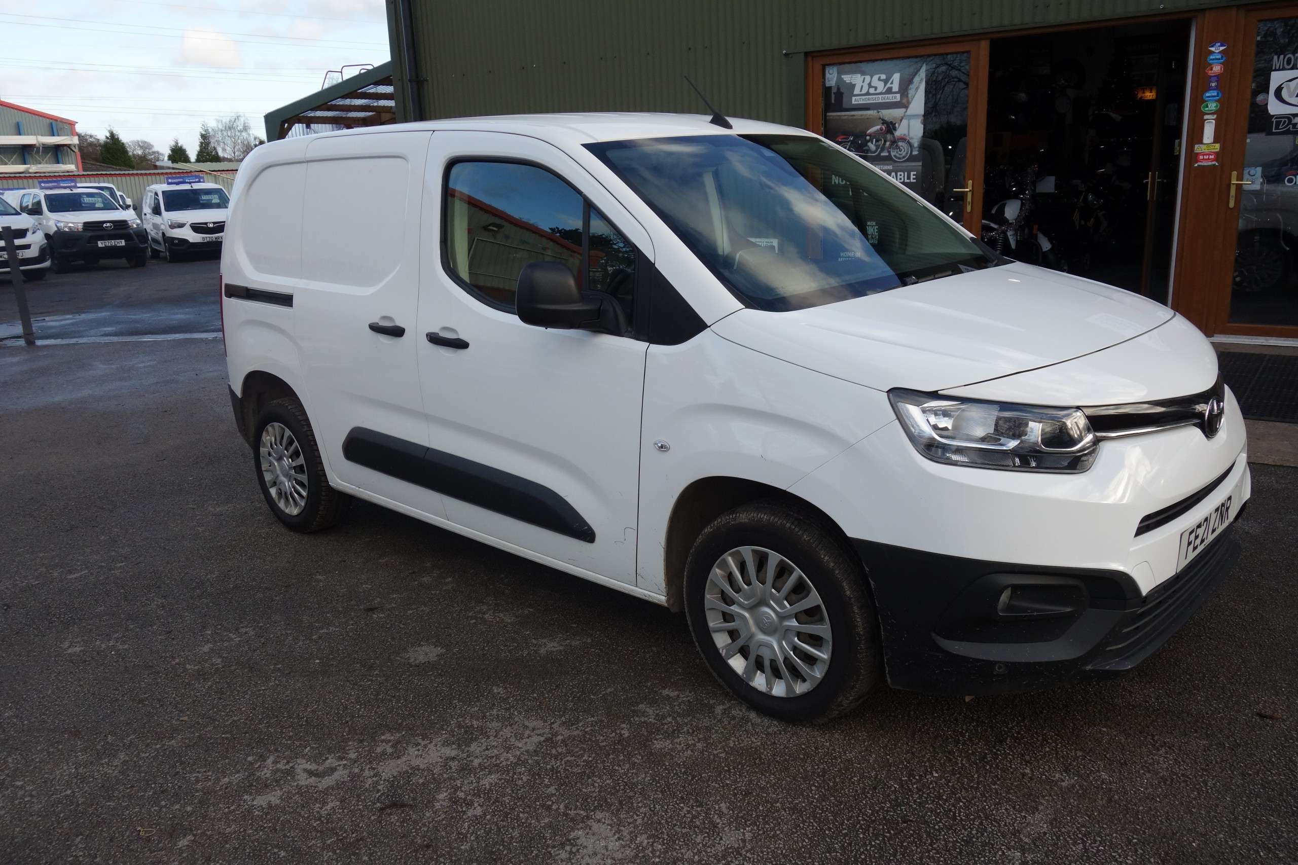 2021 TOYOTA PROACE 2021 TOYOTA PROACE