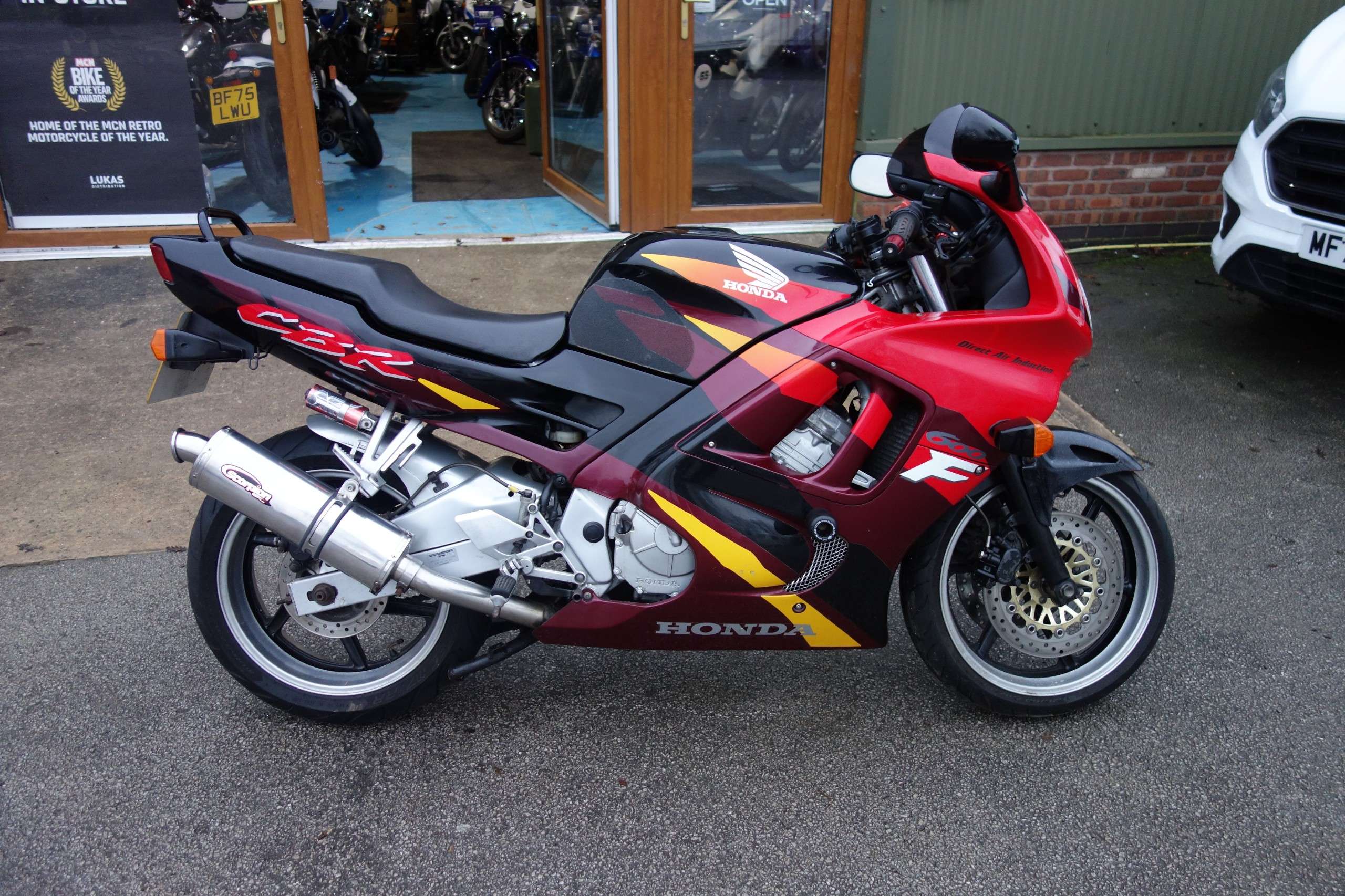 A 1996 HONDA CBR 600 F A 1996 HONDA CBR 600 F