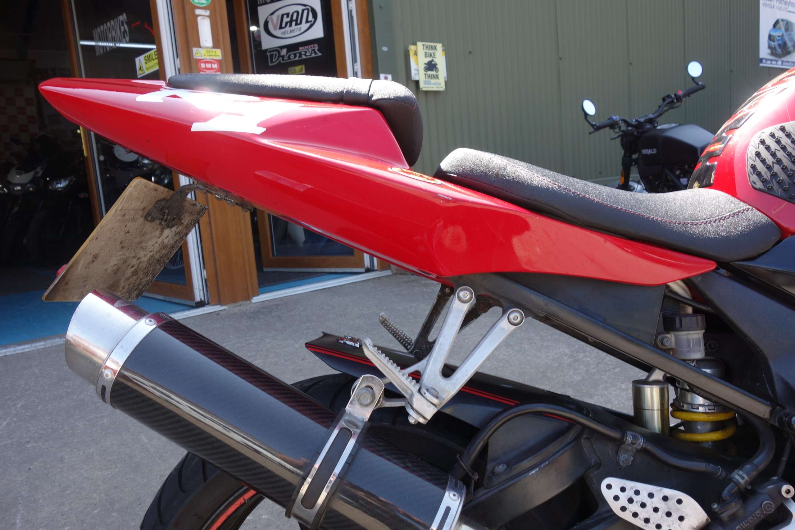 2002 YAMAHA YZF-R1 2002 YAMAHA YZF-R1