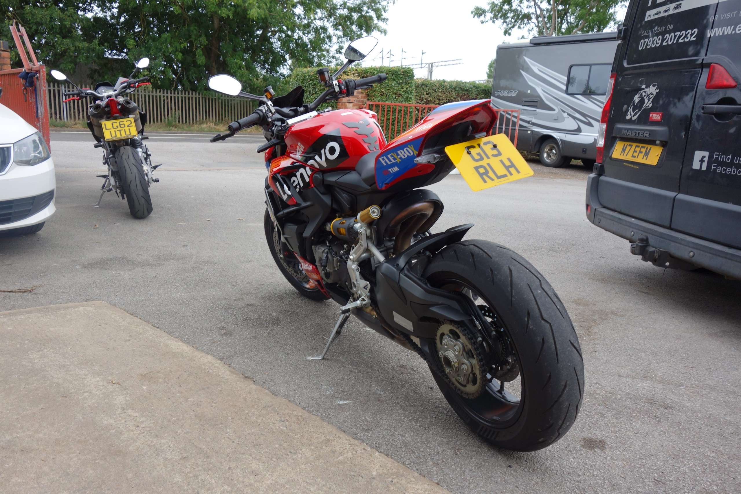 null DUCATI STREETFIGHTER null DUCATI STREETFIGHTER