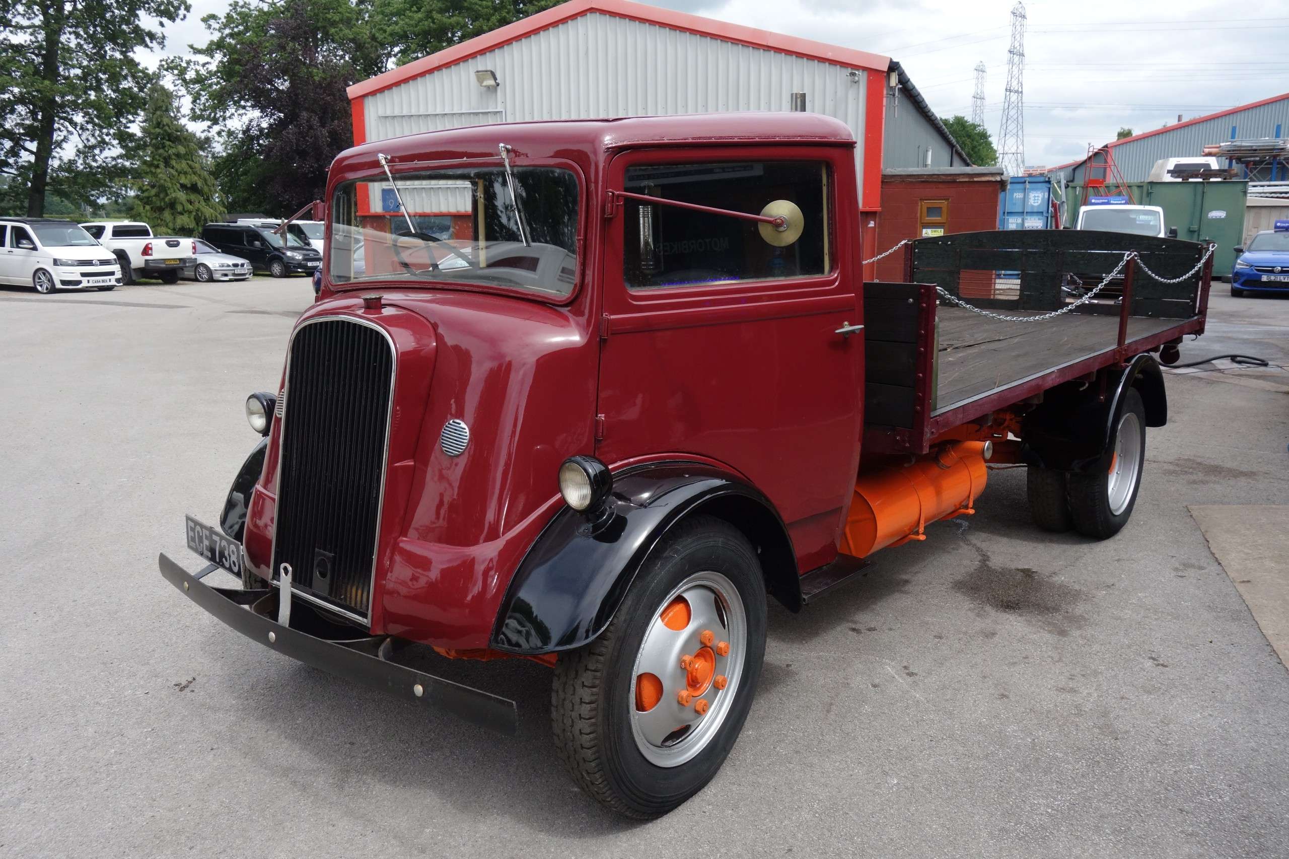 A 1943 FORD THAMES 7V A 1943 FORD THAMES 7V