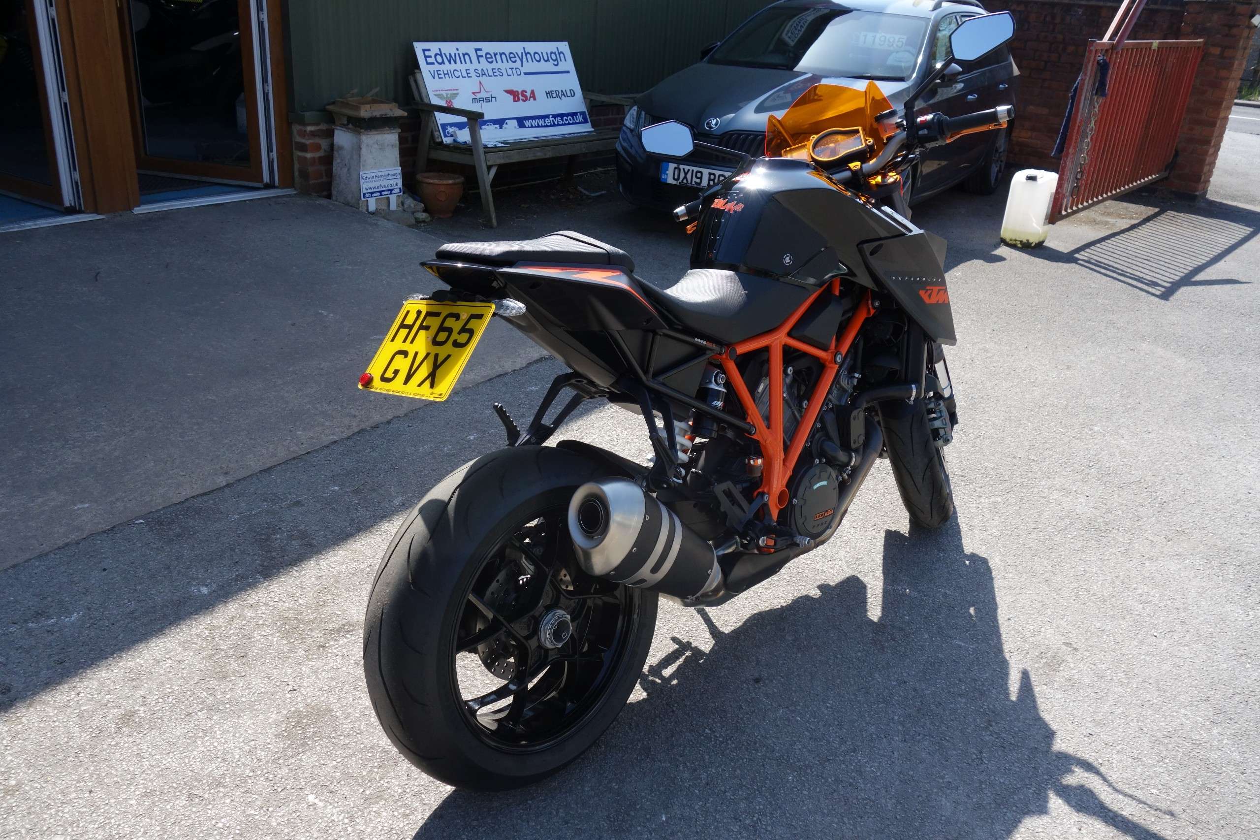 A 2016 KTM SUPER DUKE 1290 A 2016 KTM SUPER DUKE 1290