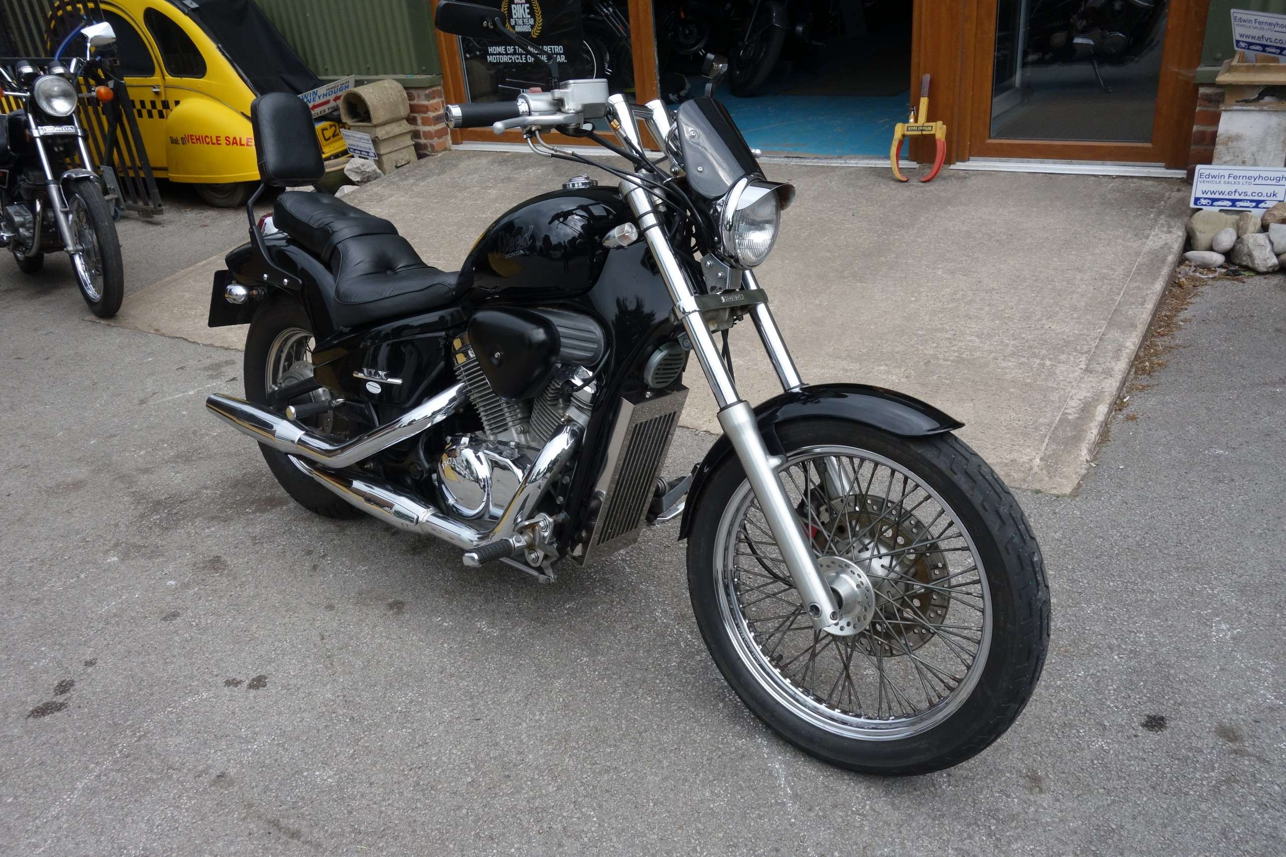 A 1992 HONDA VLX 600 Shadow A 1992 HONDA VLX 600 Shadow