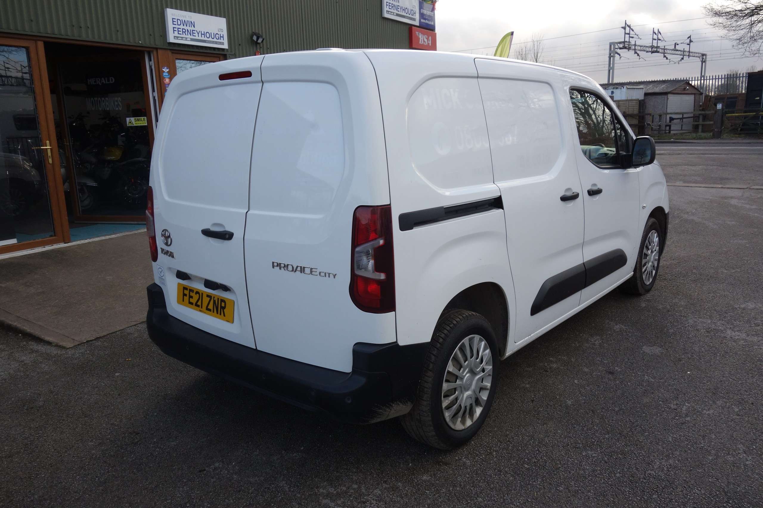 2021 TOYOTA PROACE 2021 TOYOTA PROACE