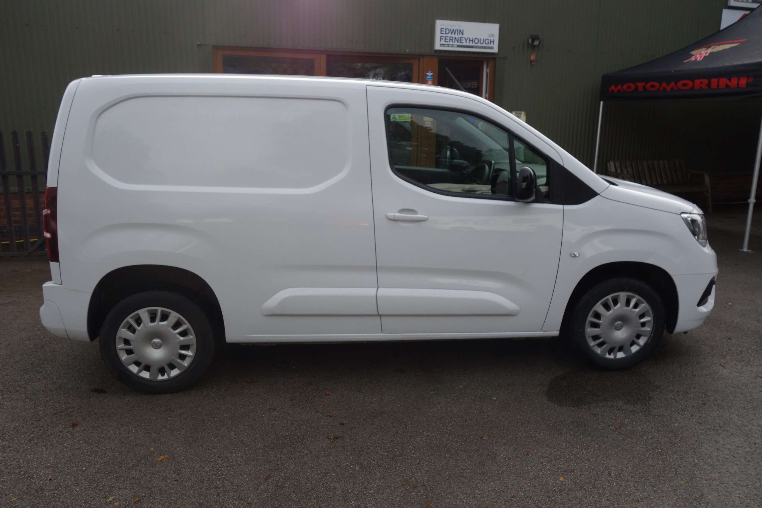 A 2023 VAUXHALL COMBO 1.5 Turbo D 2300 Pro Panel Van 5dr Diesel Manual L1 H1 Euro 6 (s/s) (100 ps) A 2023 VAUXHALL COMBO 1.5 Turbo D 2300 Pro Panel Van 5dr Diesel Manual L1 H1 Euro 6 (s/s) (100 ps)