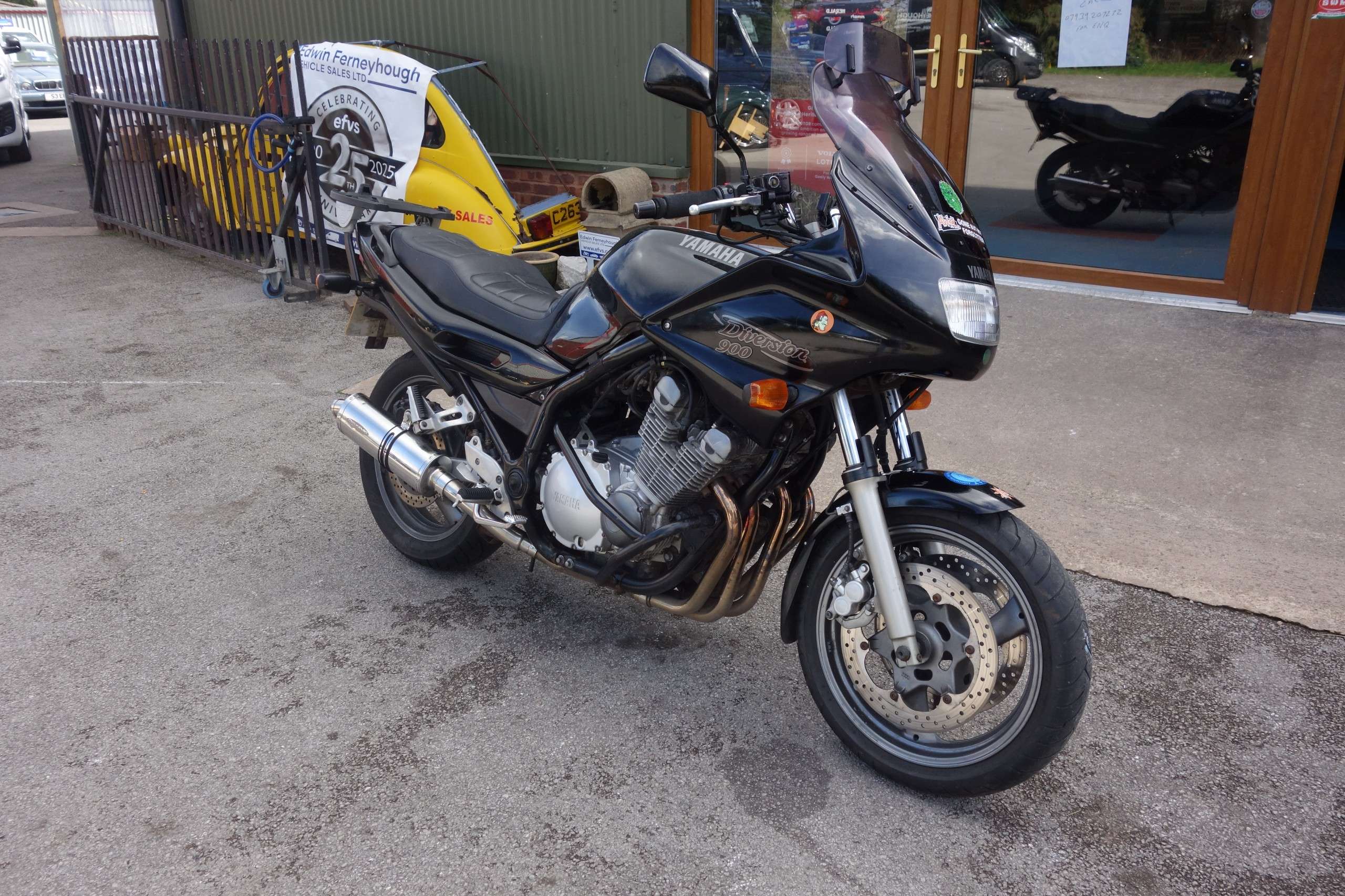 A 2001 YAMAHA XJ 900 Diversion A 2001 YAMAHA XJ 900 Diversion