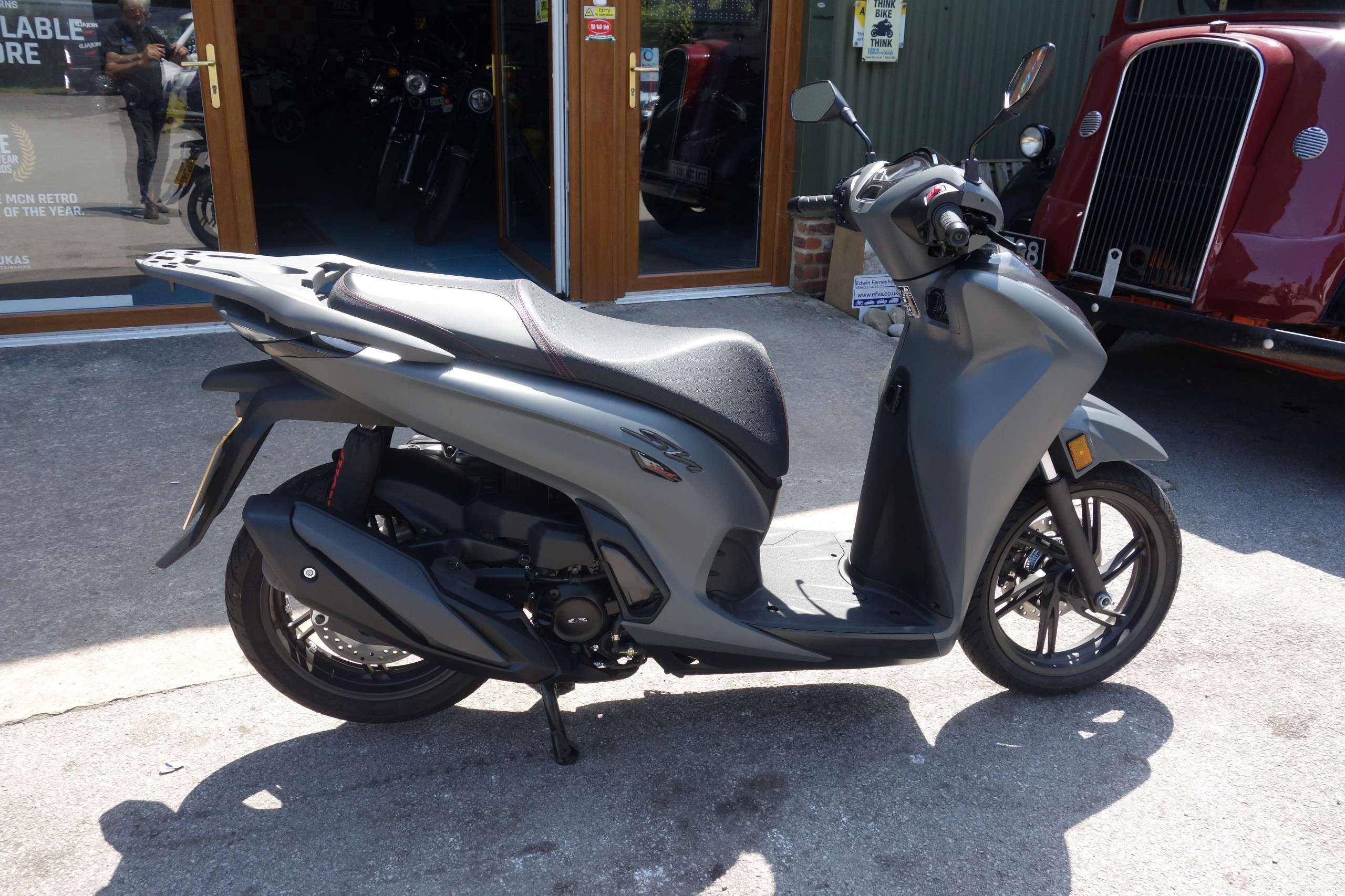 A 2025 HONDA SH 350 Scooter Petrol CVT V-Belt Euro 5 (29 ps) A 2025 HONDA SH 350 Scooter Petrol CVT V-Belt Euro 5 (29 ps)