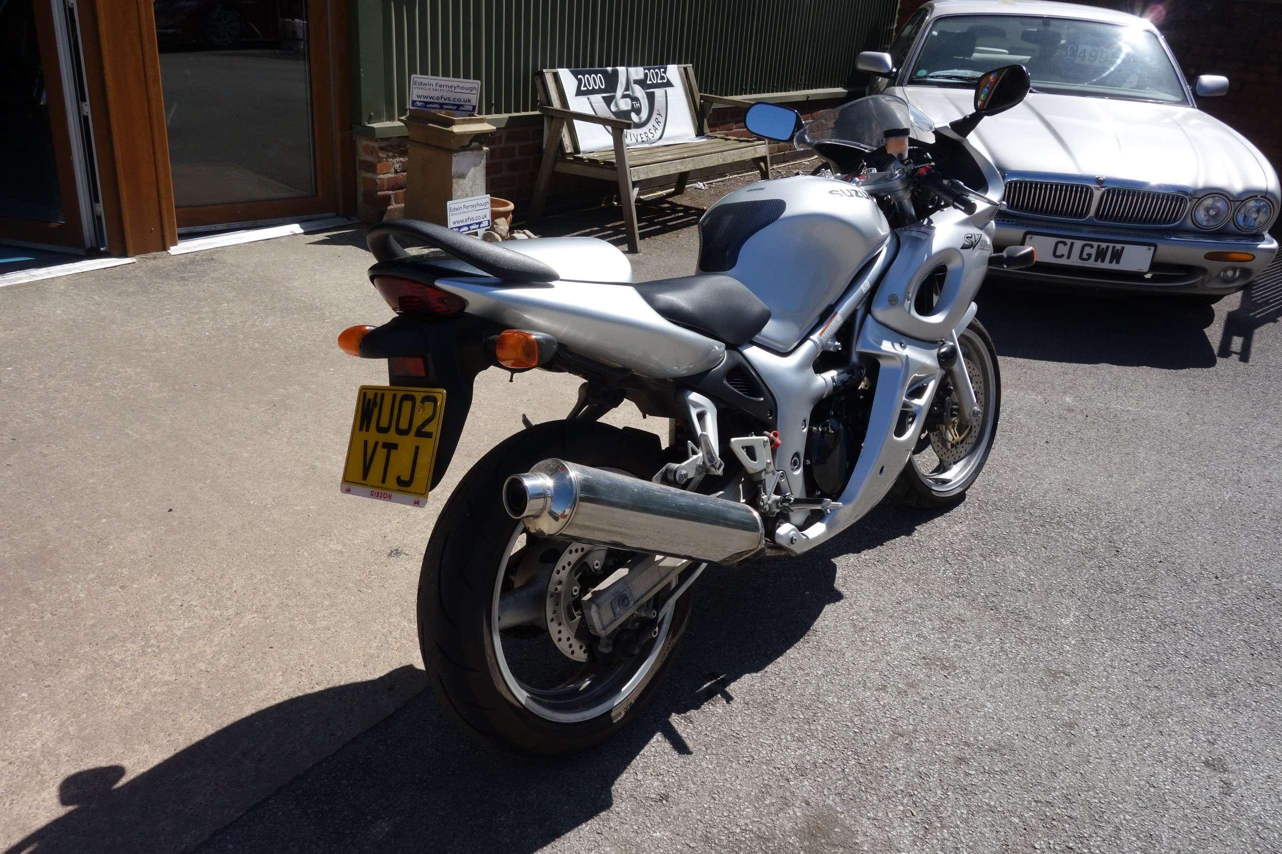 A 2002 SUZUKI SV 650 S K A 2002 SUZUKI SV 650 S K