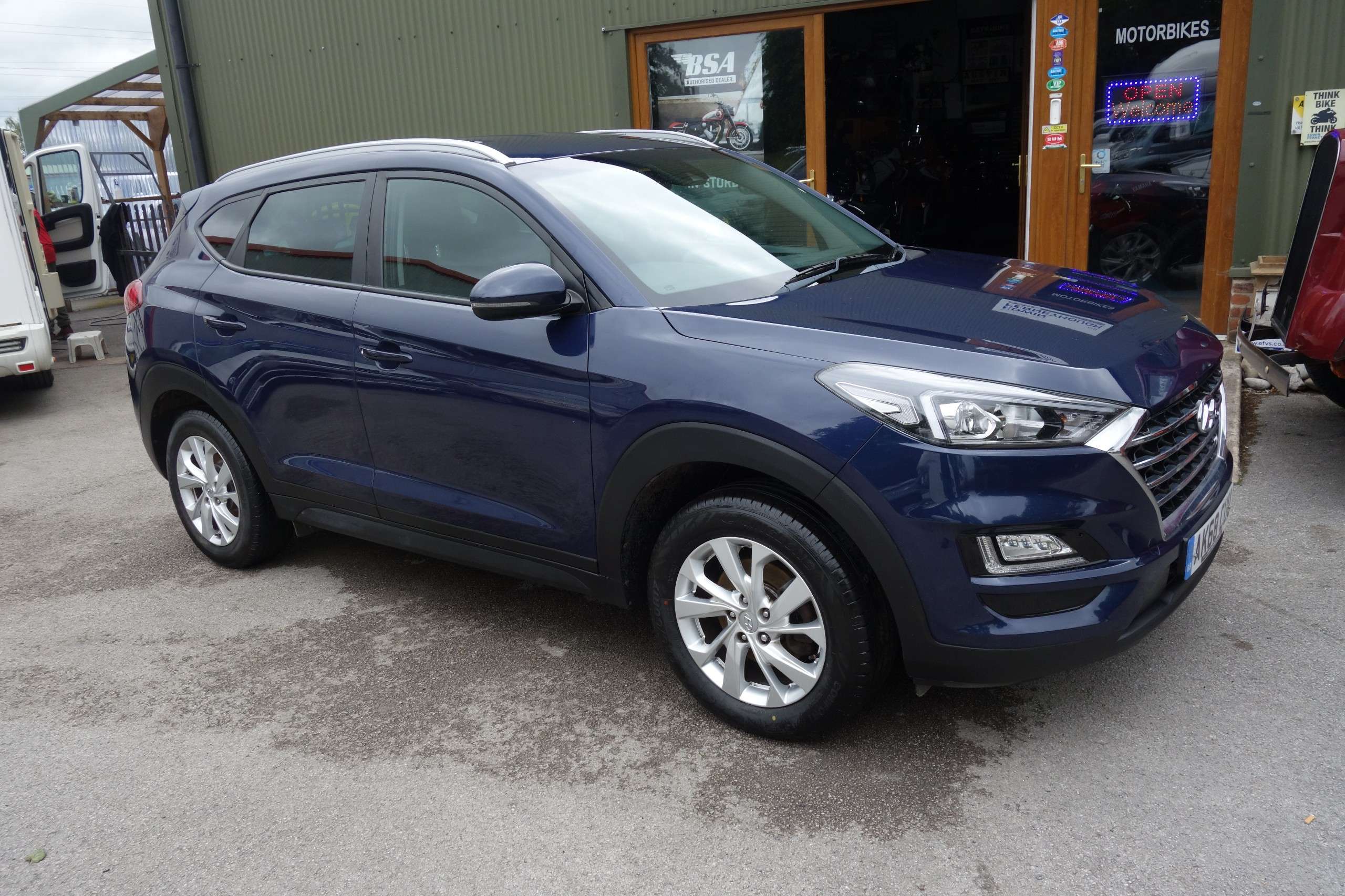 A 2018 HYUNDAI TUCSON 1.6 GDi SE Nav SUV 5dr Petrol Manual Euro 6 (s/s) (132 ps) A 2018 HYUNDAI TUCSON 1.6 GDi SE Nav SUV 5dr Petrol Manual Euro 6 (s/s) (132 ps)