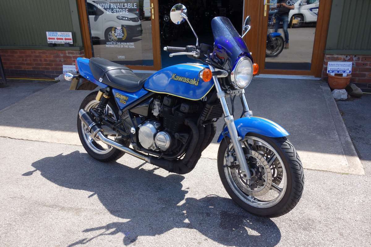 Check out this Kawasaki Zr 1995 Petrol Manual