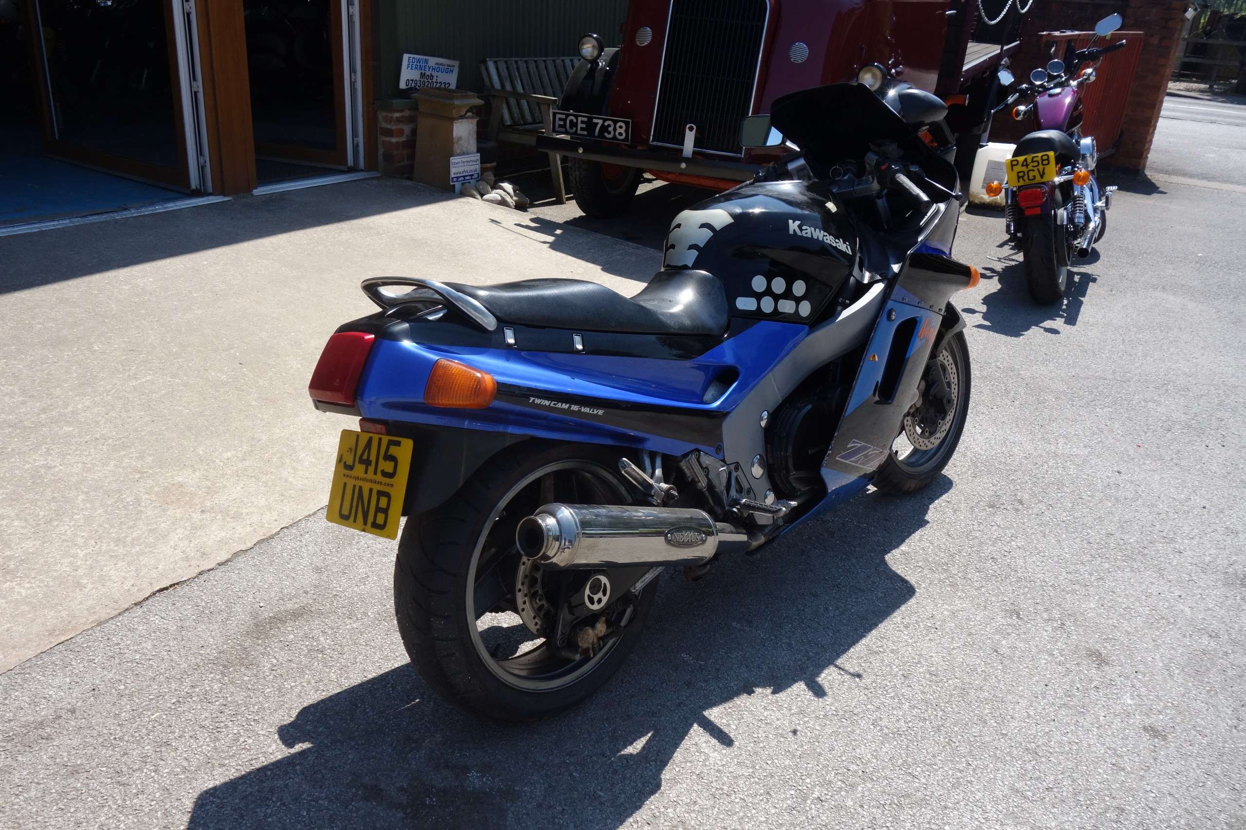 A 1997 KAWASAKI ZZR 1100 Ninja A 1997 KAWASAKI ZZR 1100 Ninja