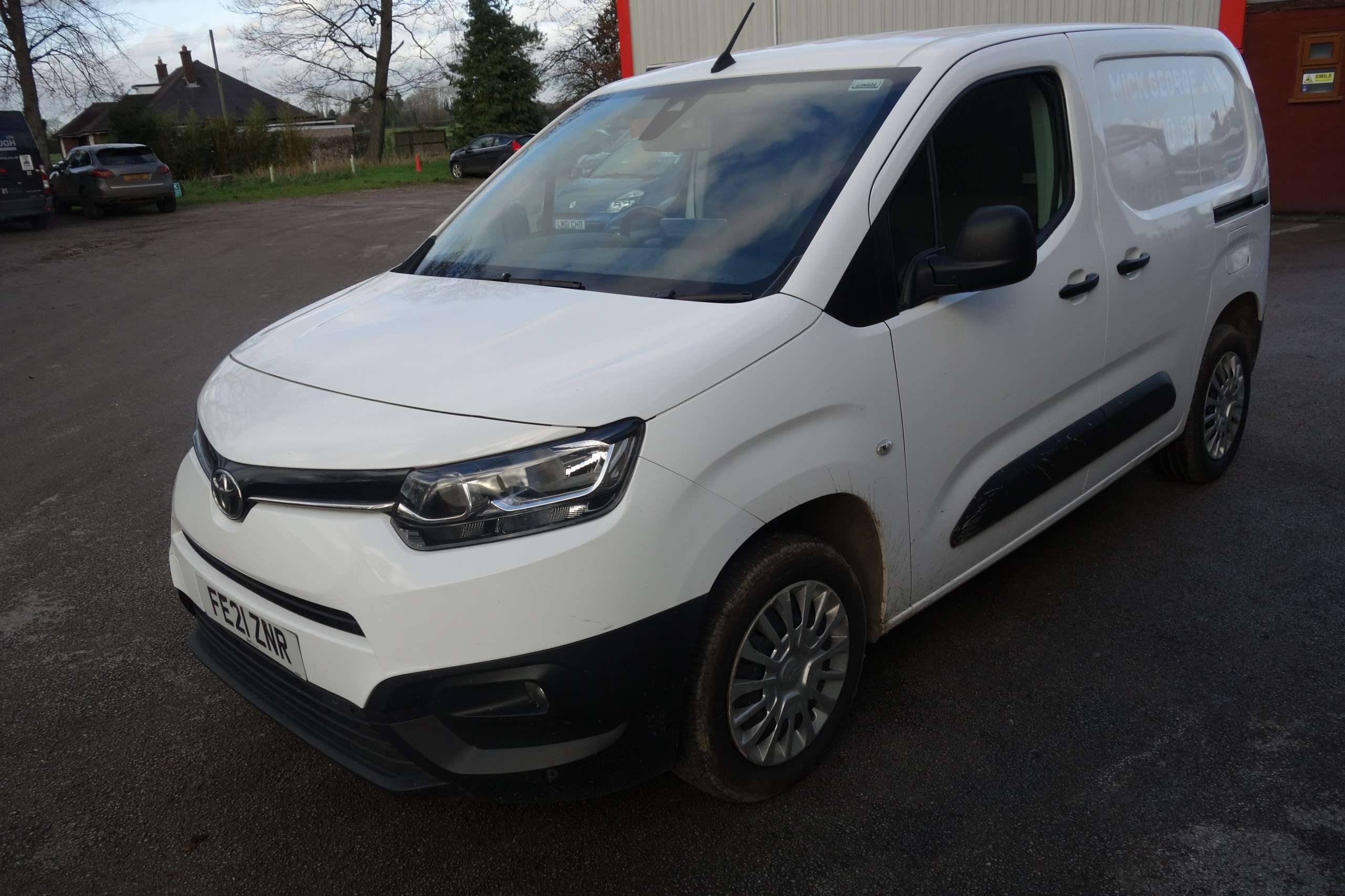 2021 TOYOTA PROACE 2021 TOYOTA PROACE