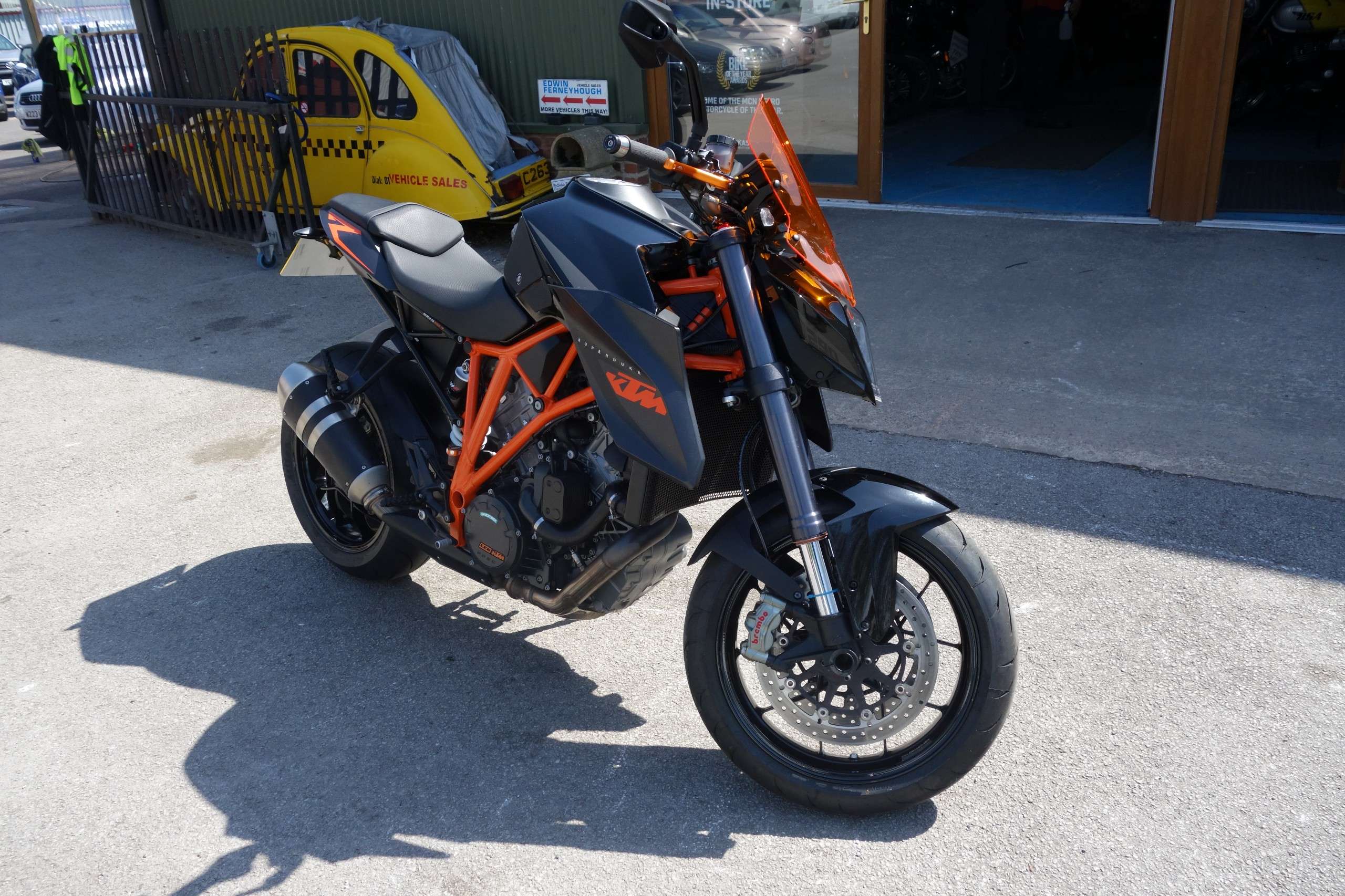 A 2016 KTM SUPER DUKE 1290 A 2016 KTM SUPER DUKE 1290