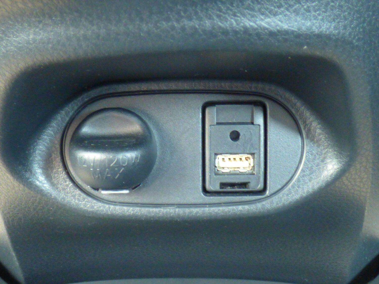 2015 TOYOTA YARIS 2015 TOYOTA YARIS