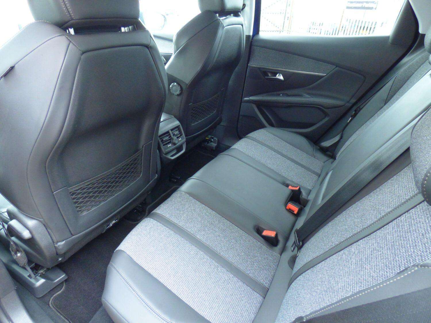 2018 PEUGEOT 3008 2018 PEUGEOT 3008