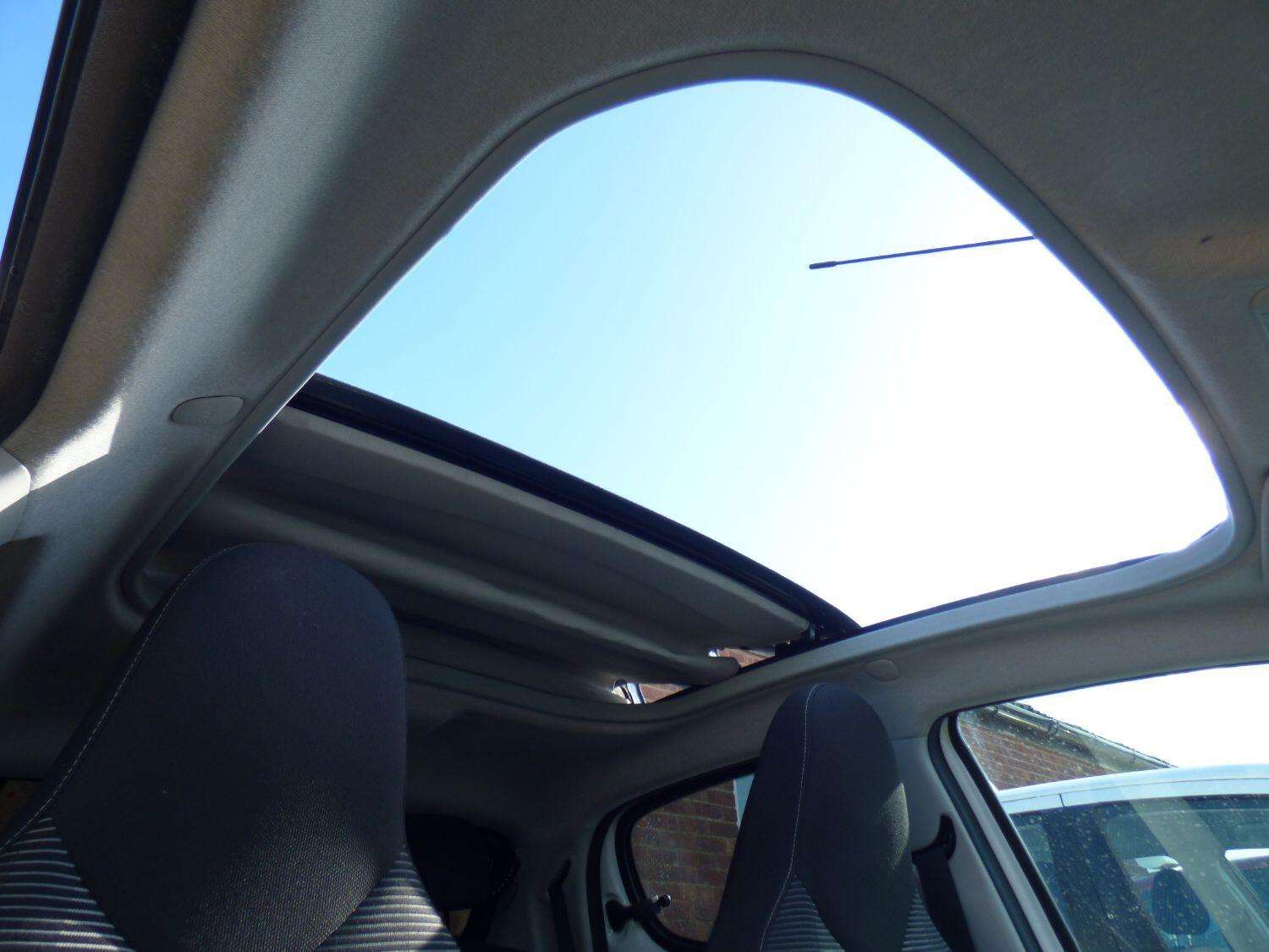 2017 PEUGEOT 108 2017 PEUGEOT 108